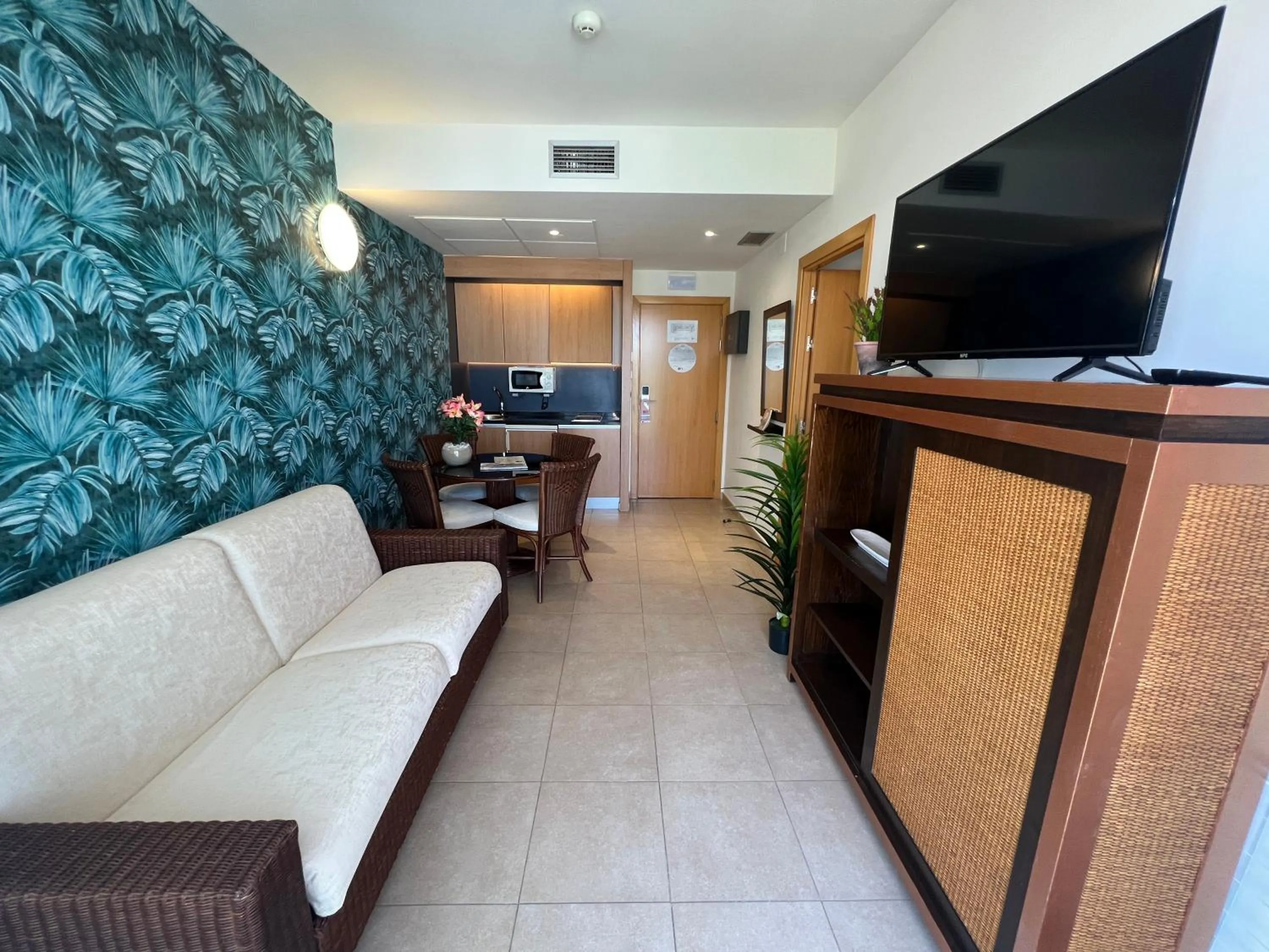 TV and multimedia in ON Family Islantilla