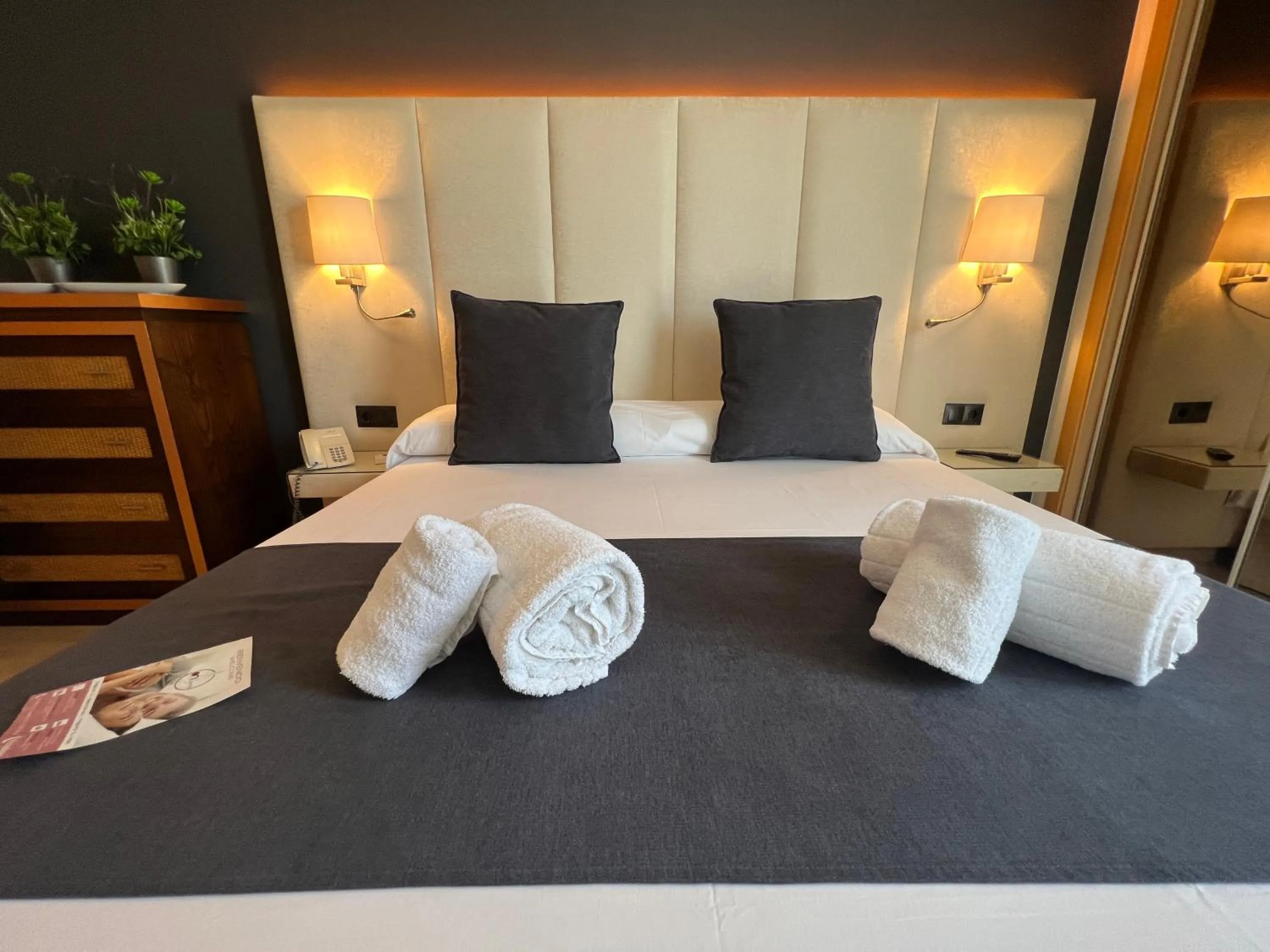 Bedroom, Bed in ON Family Islantilla