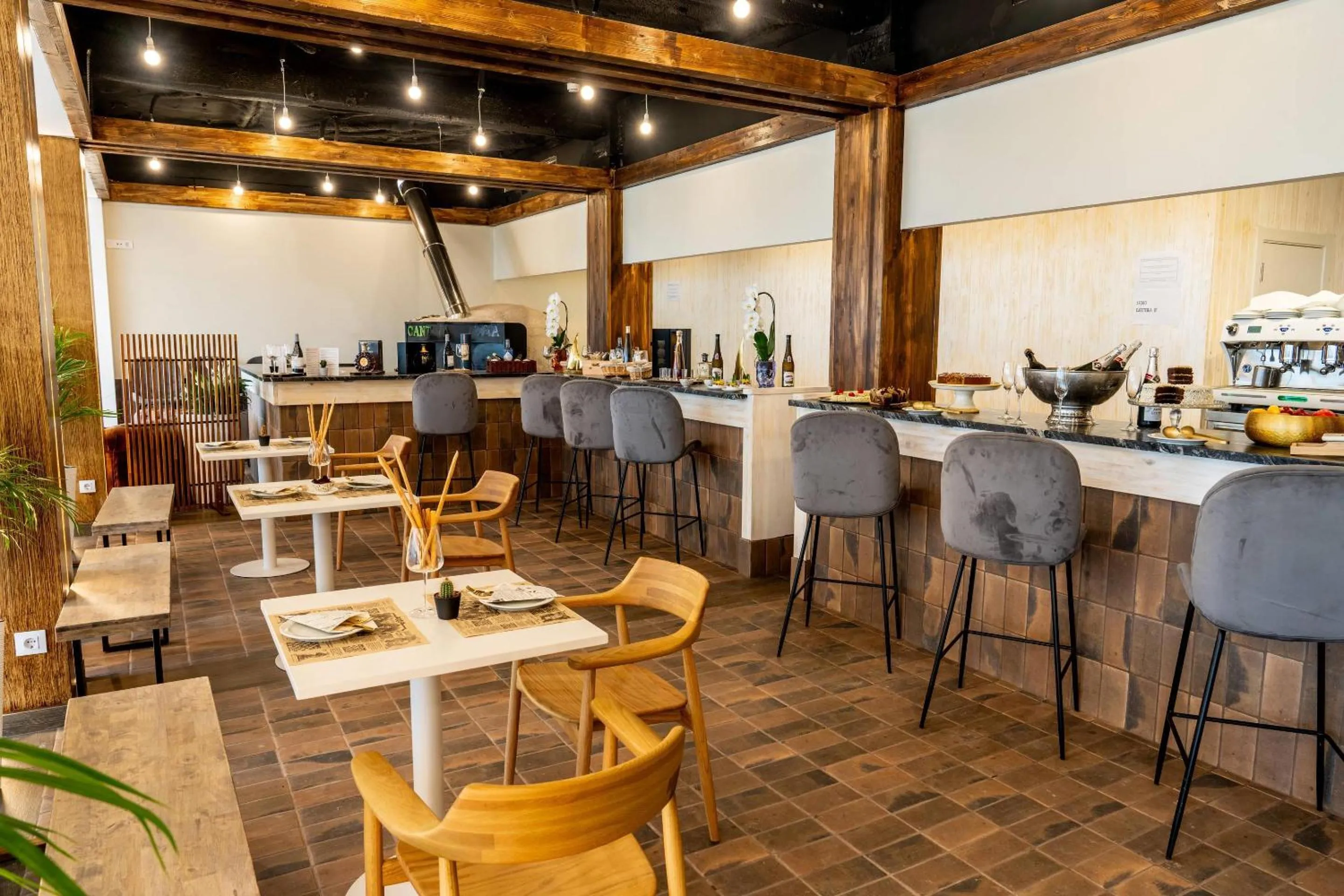 Restaurant/places to eat in Hotel Faranda Rias Altas, Ascend Hotel Collection