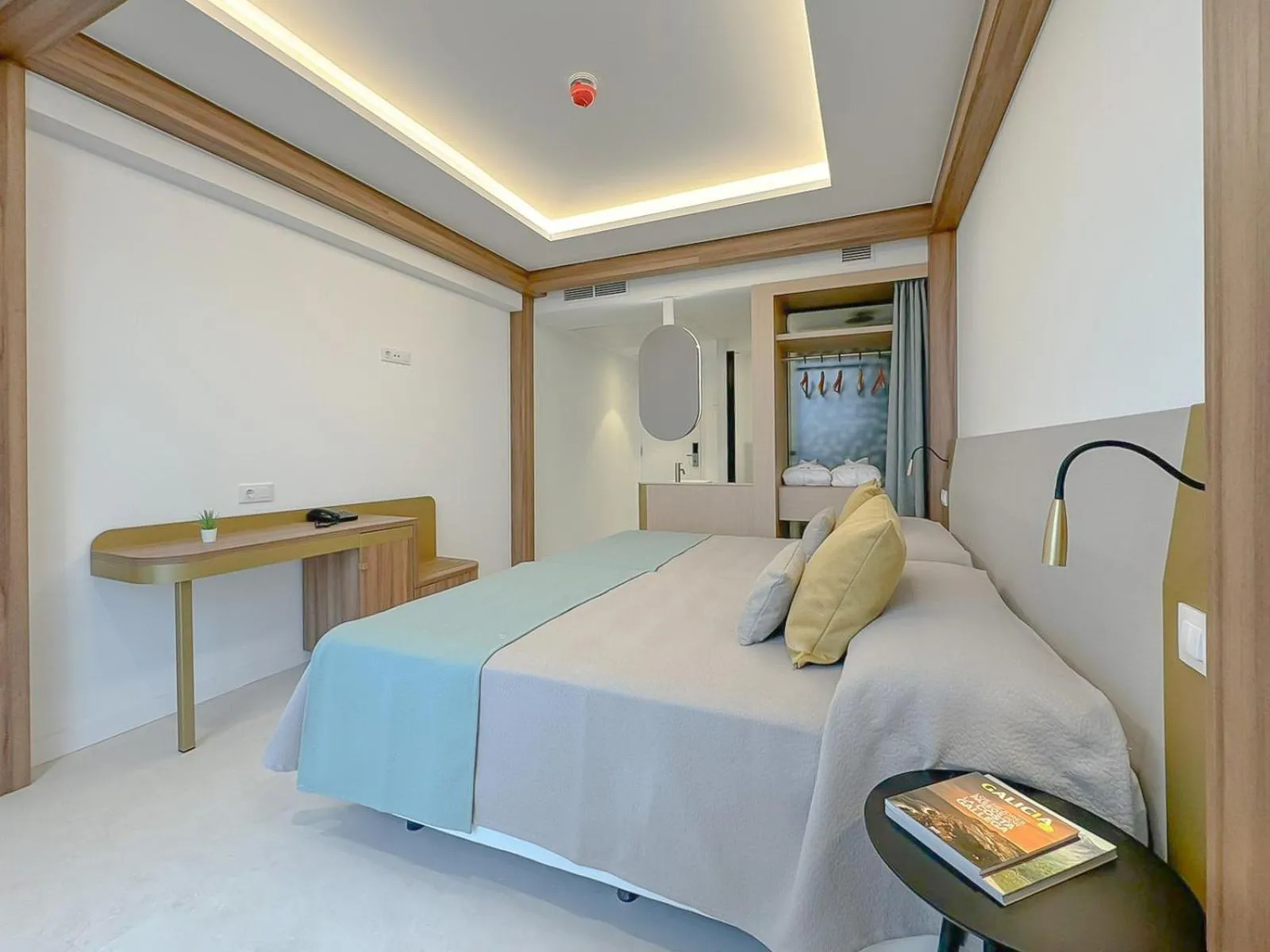 Standard Twin Room with Garden View in Hotel Faranda Rías Altas