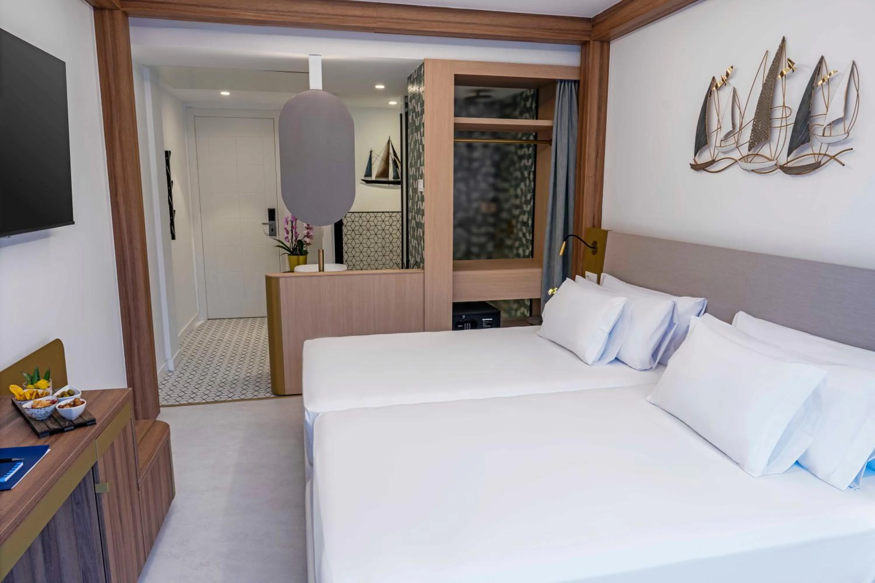 Bed in Hotel Faranda Rias Altas, Ascend Hotel Collection
