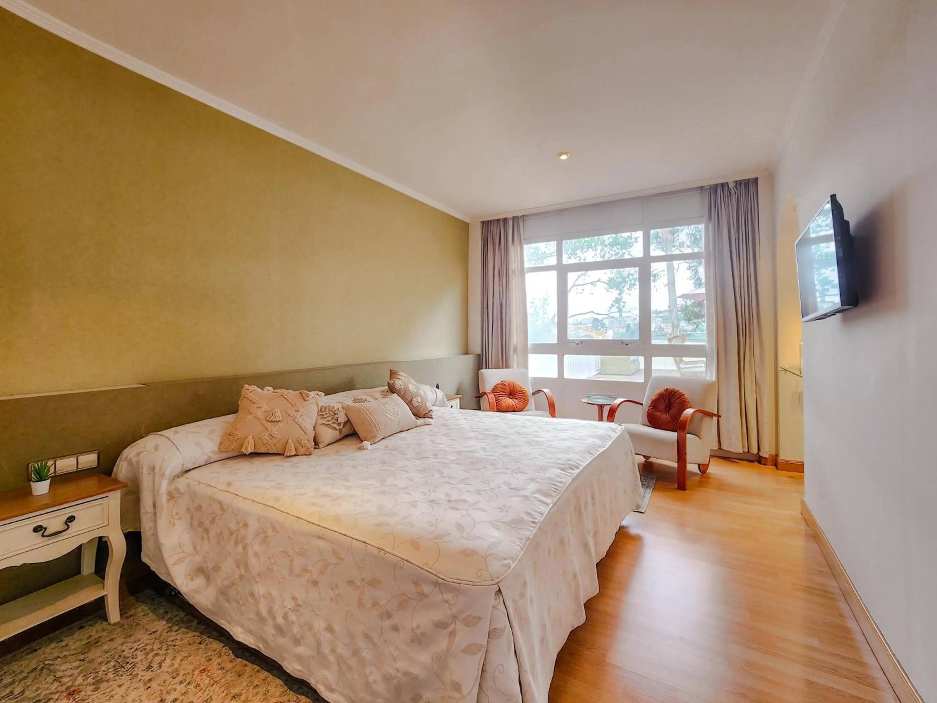 Bed in Hotel Faranda Rias Altas, Ascend Hotel Collection