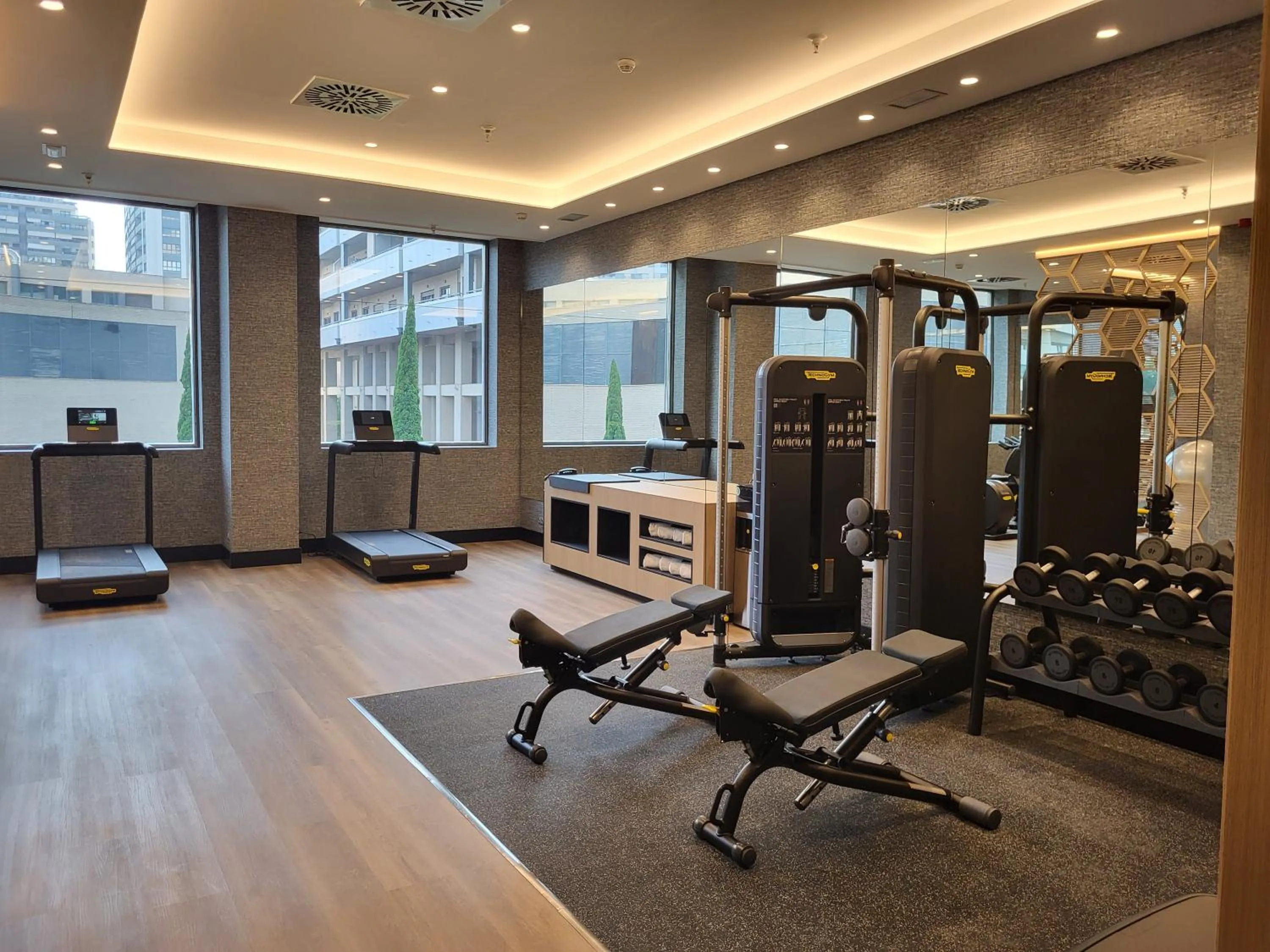 Fitness centre/facilities in Ilunion Valencia 3