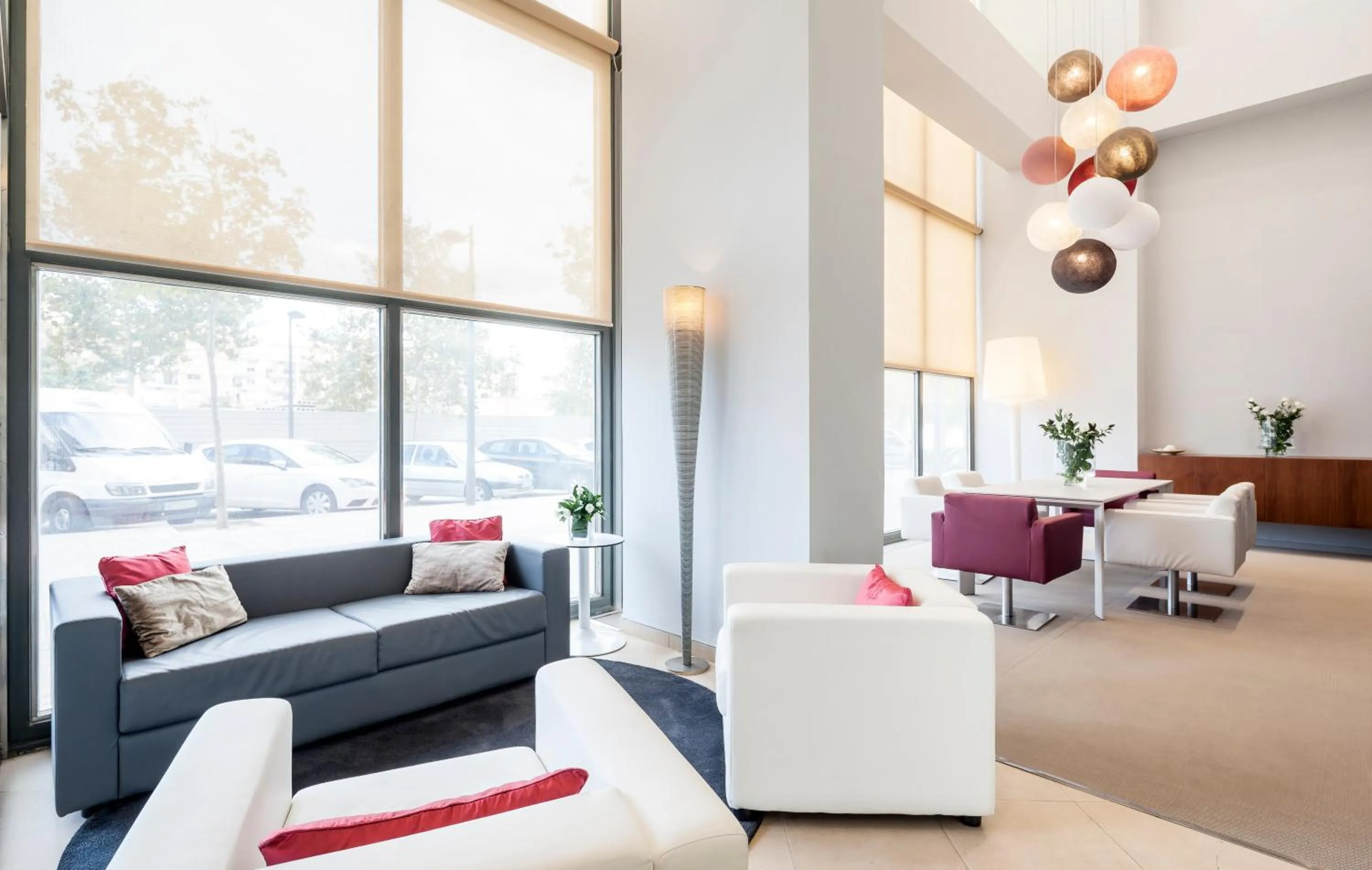 Lobby or reception in Ilunion Valencia 3