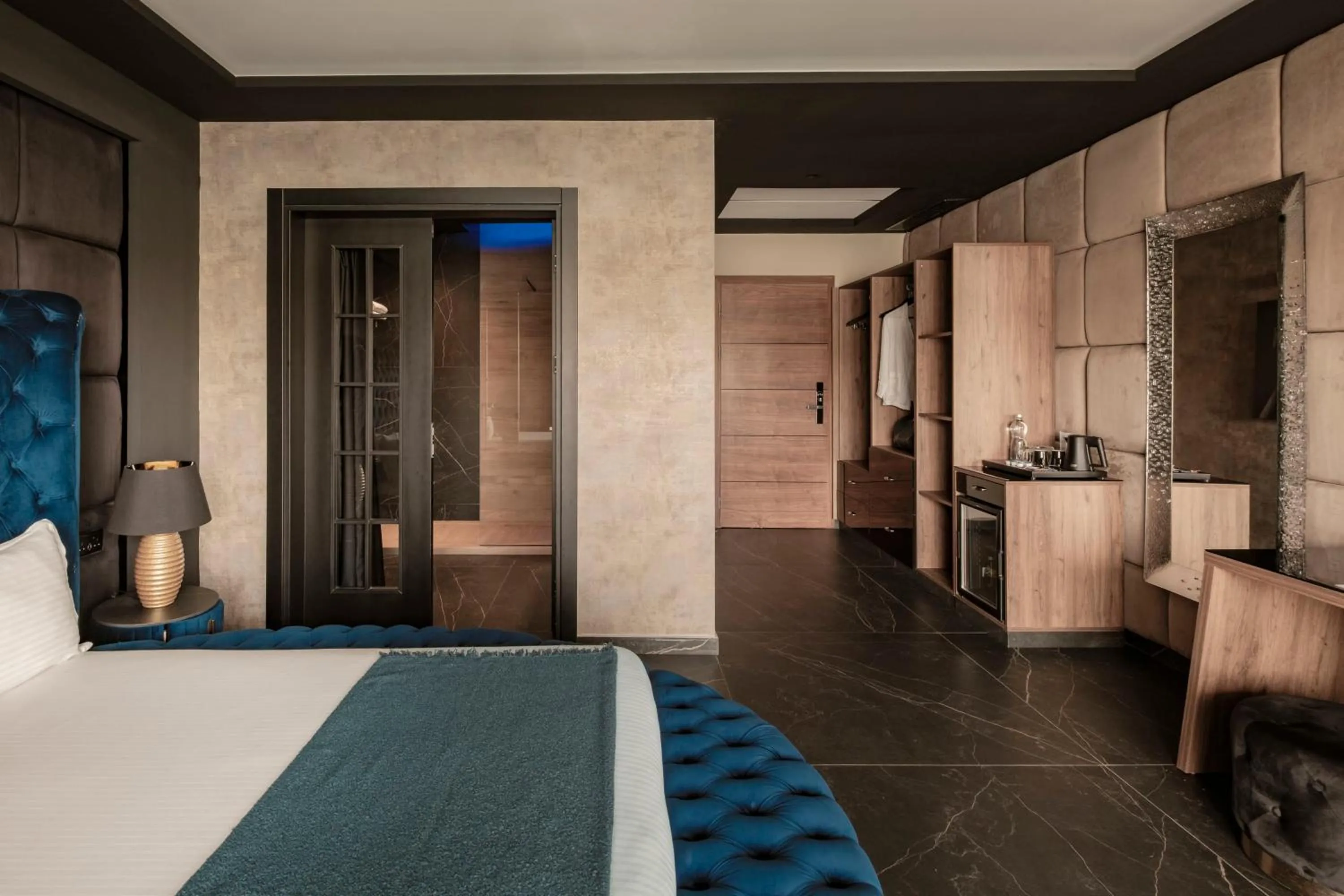 Bed in Damare Resort & SPA