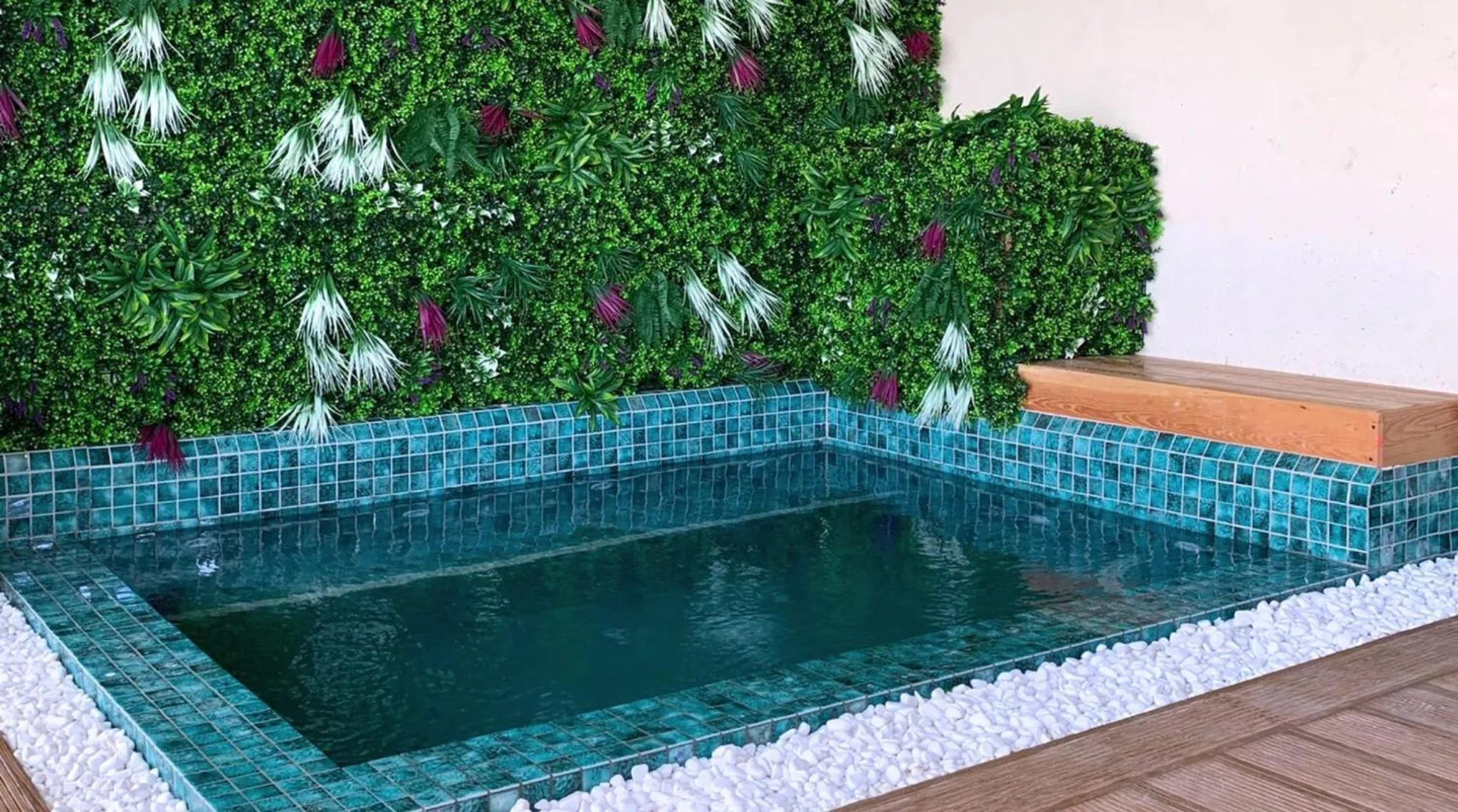 Hot Tub in Damare Resort & SPA