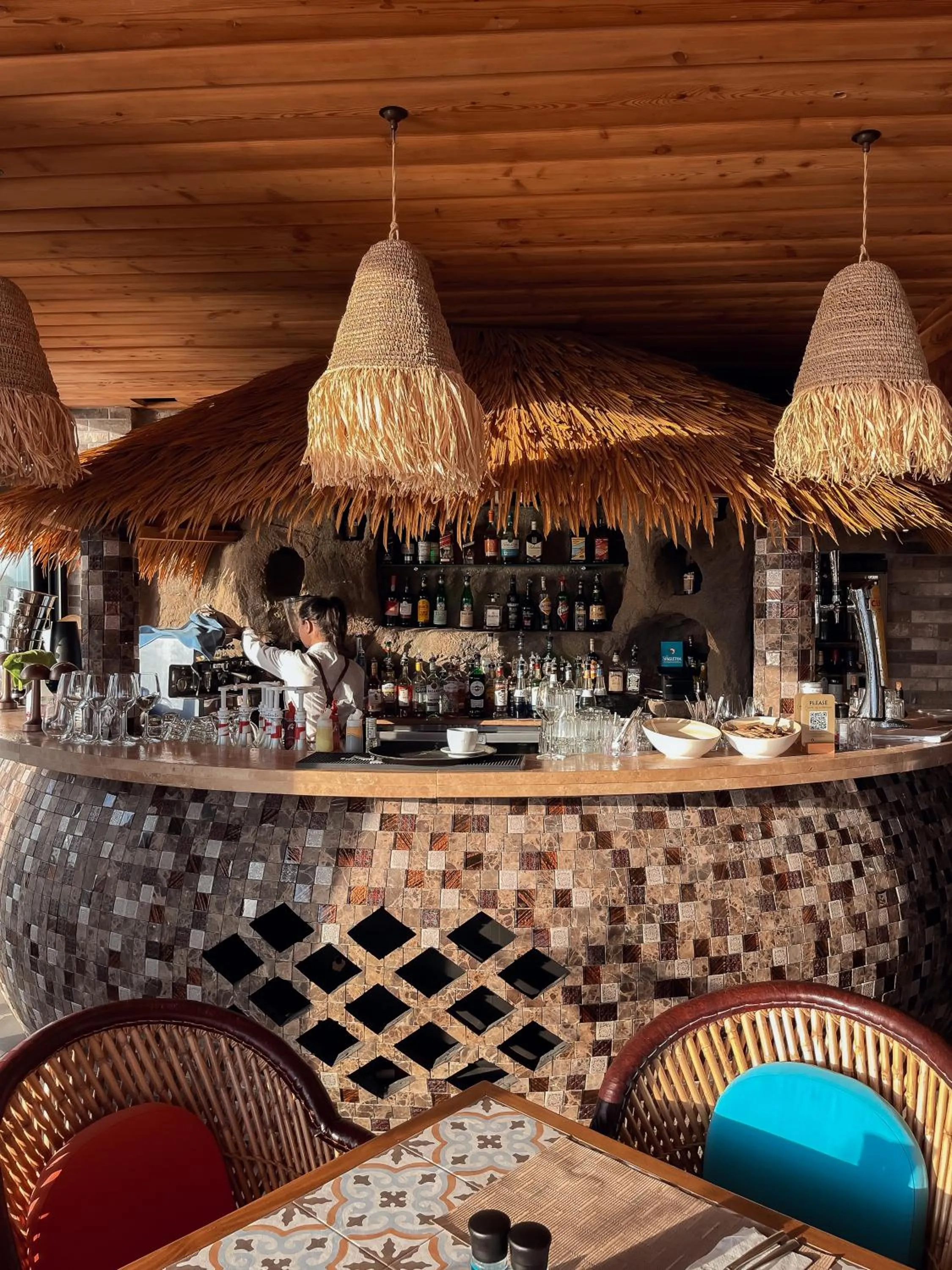 Restaurant/places to eat in Damare Resort & SPA