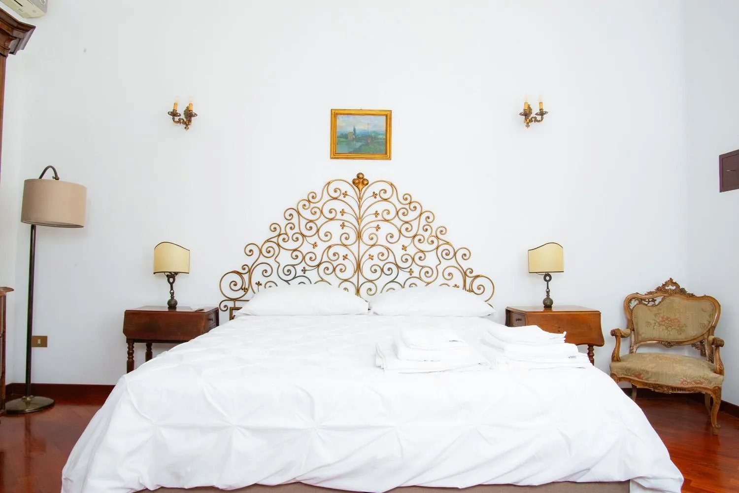 Bed in San Pasquale 62 Apartment