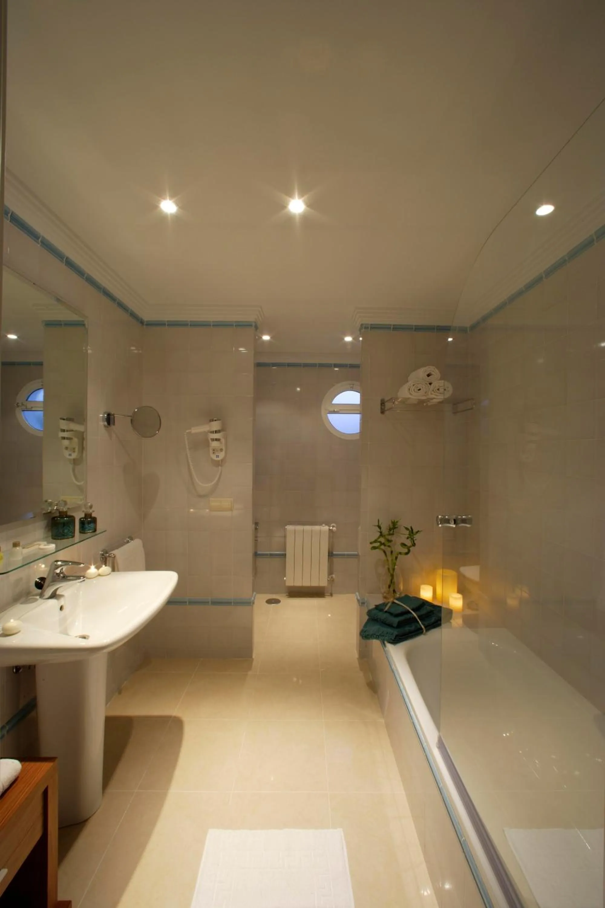 Bathroom in Apartamentos Marina Turquesa