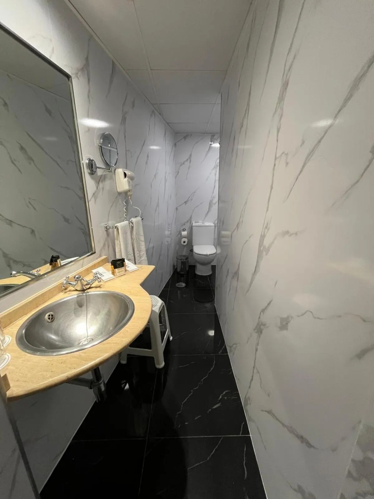 Bathroom in Adriano Boutique Sevilla