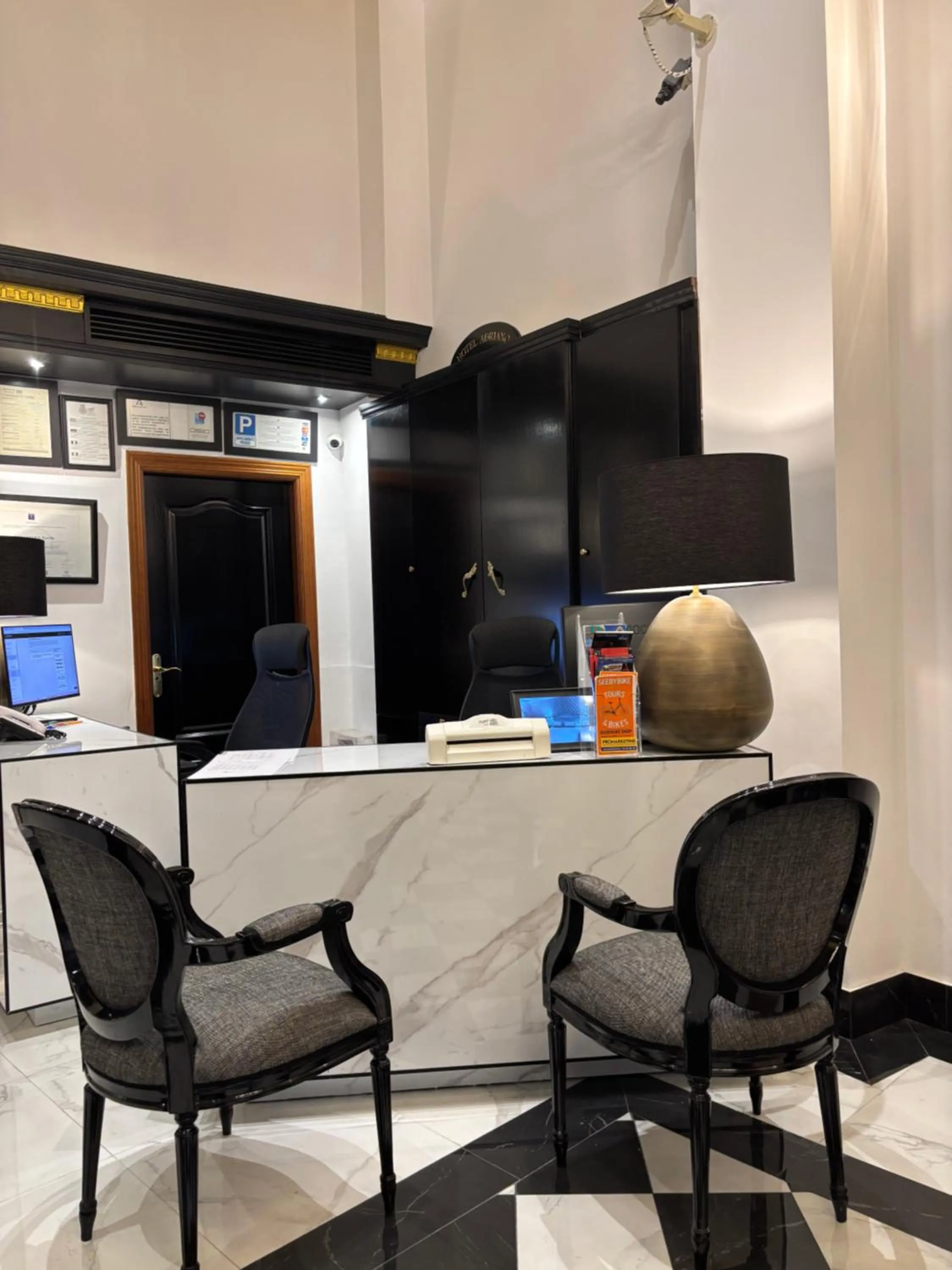 Adriano Boutique Sevilla