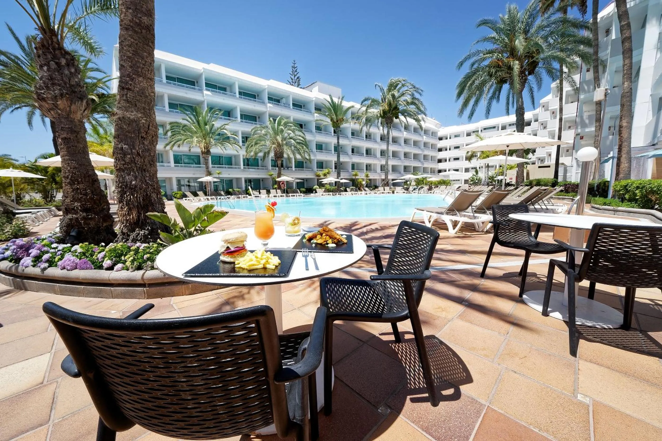 Lounge or bar, Swimming Pool in Labranda Bronze Playa