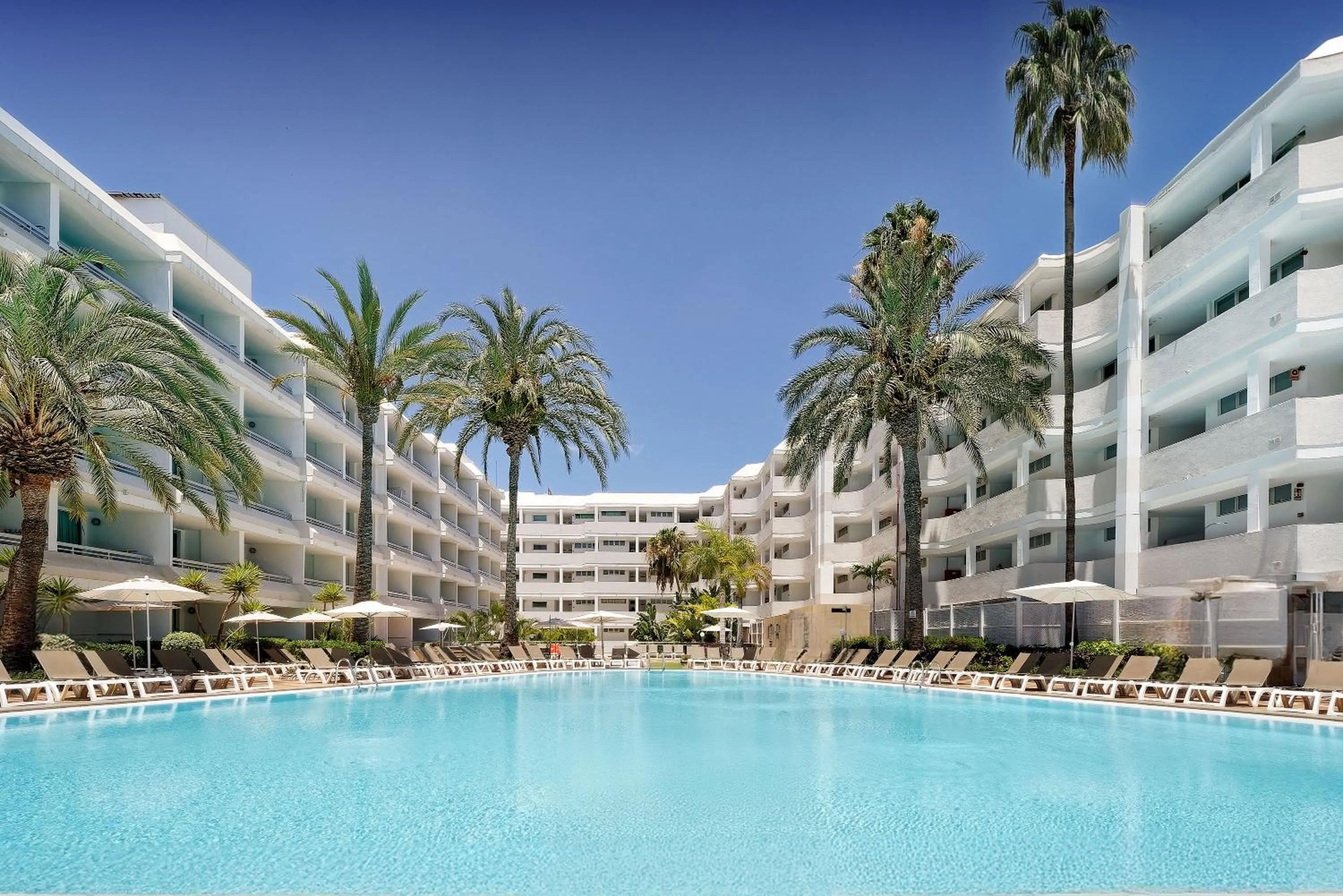 Property building, Swimming Pool in Labranda Bronze Playa