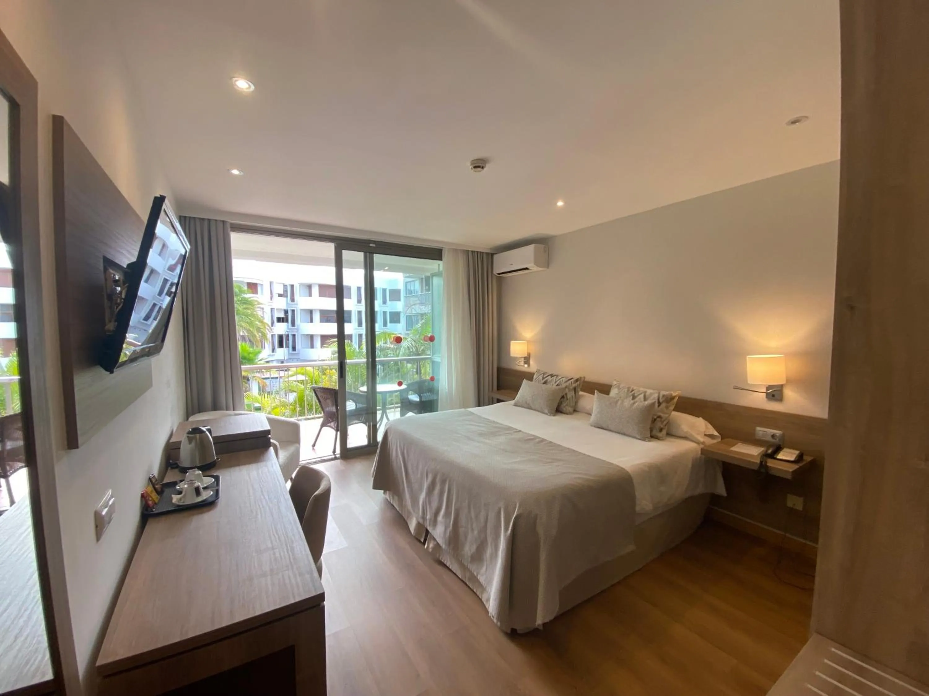 Decorative detail, Bed in Hotel Colon Rambla
