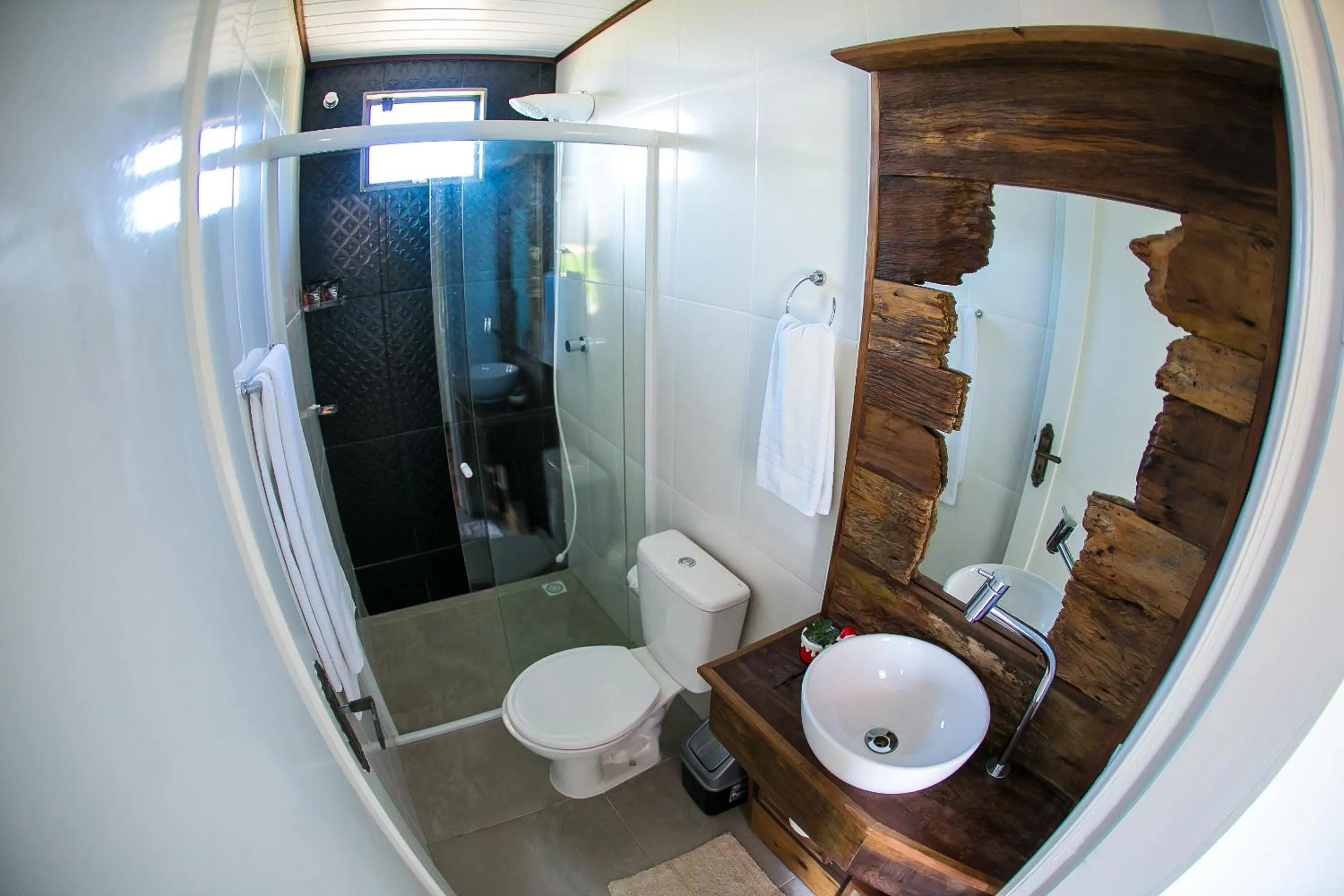 Shower in Eco Mirante Hotel