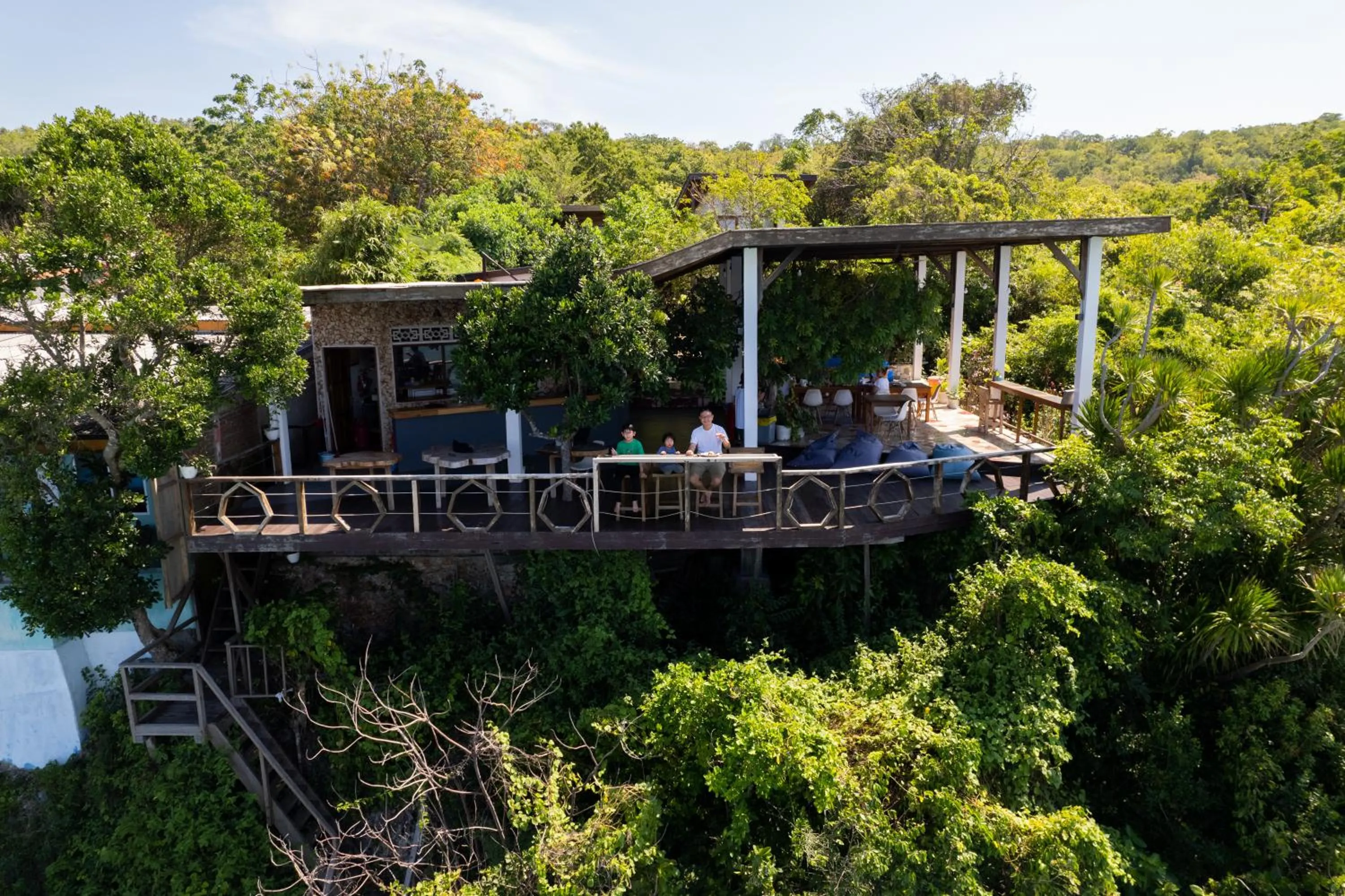 Restaurant/places to eat in Seascapes Bira