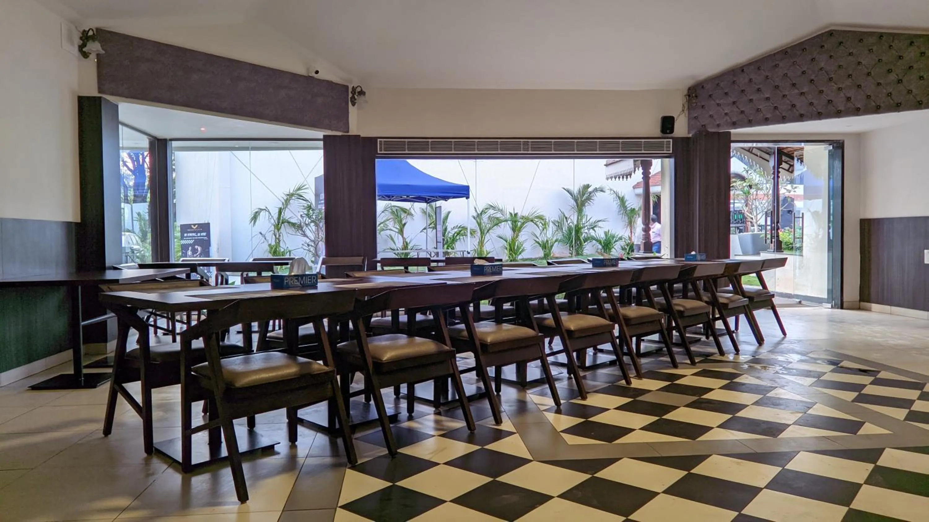 Restaurant/places to eat in Mayur Belgaum Presidency Hotel & Spa