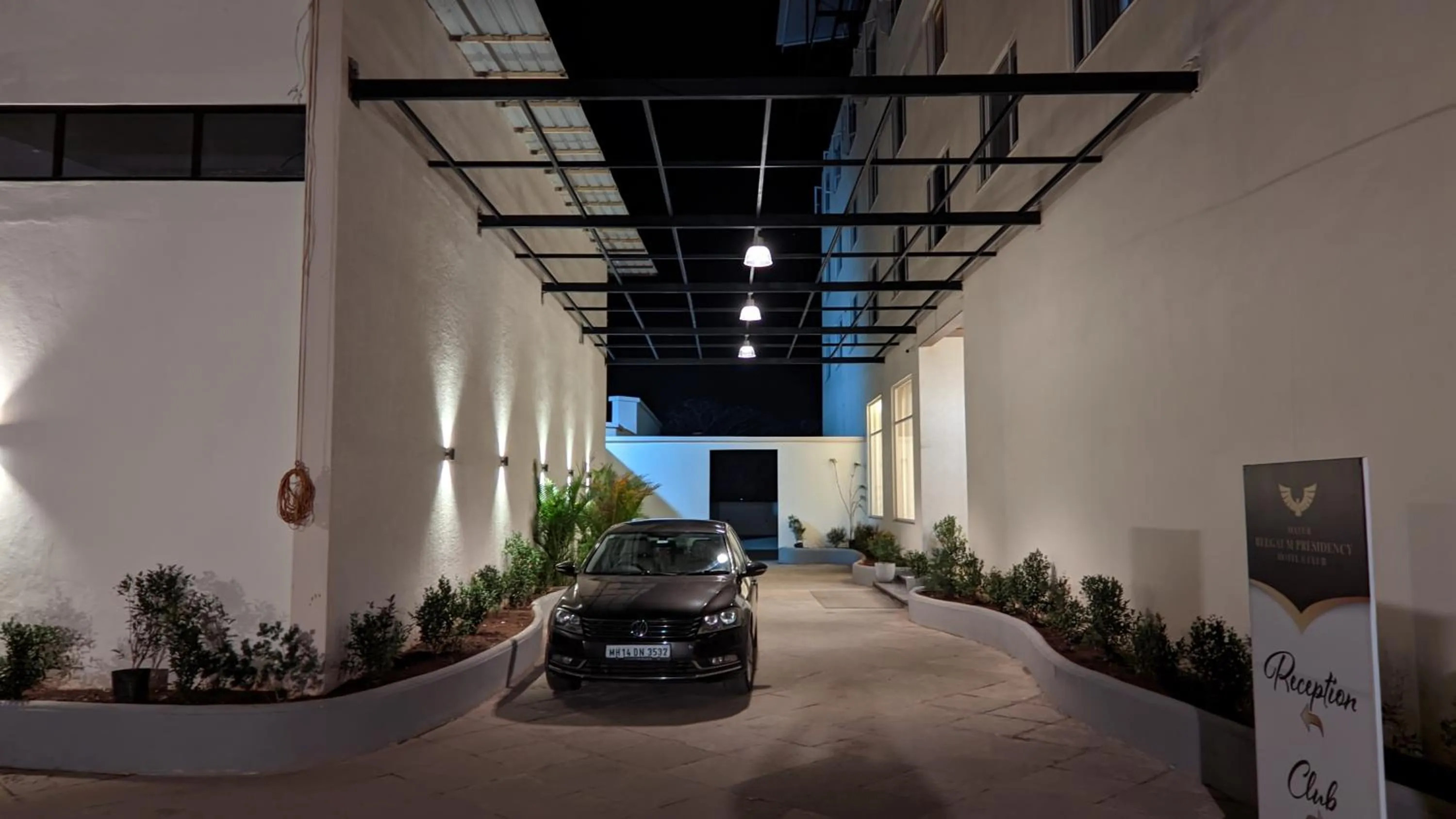 Parking in Mayur Belgaum Presidency Hotel & Spa