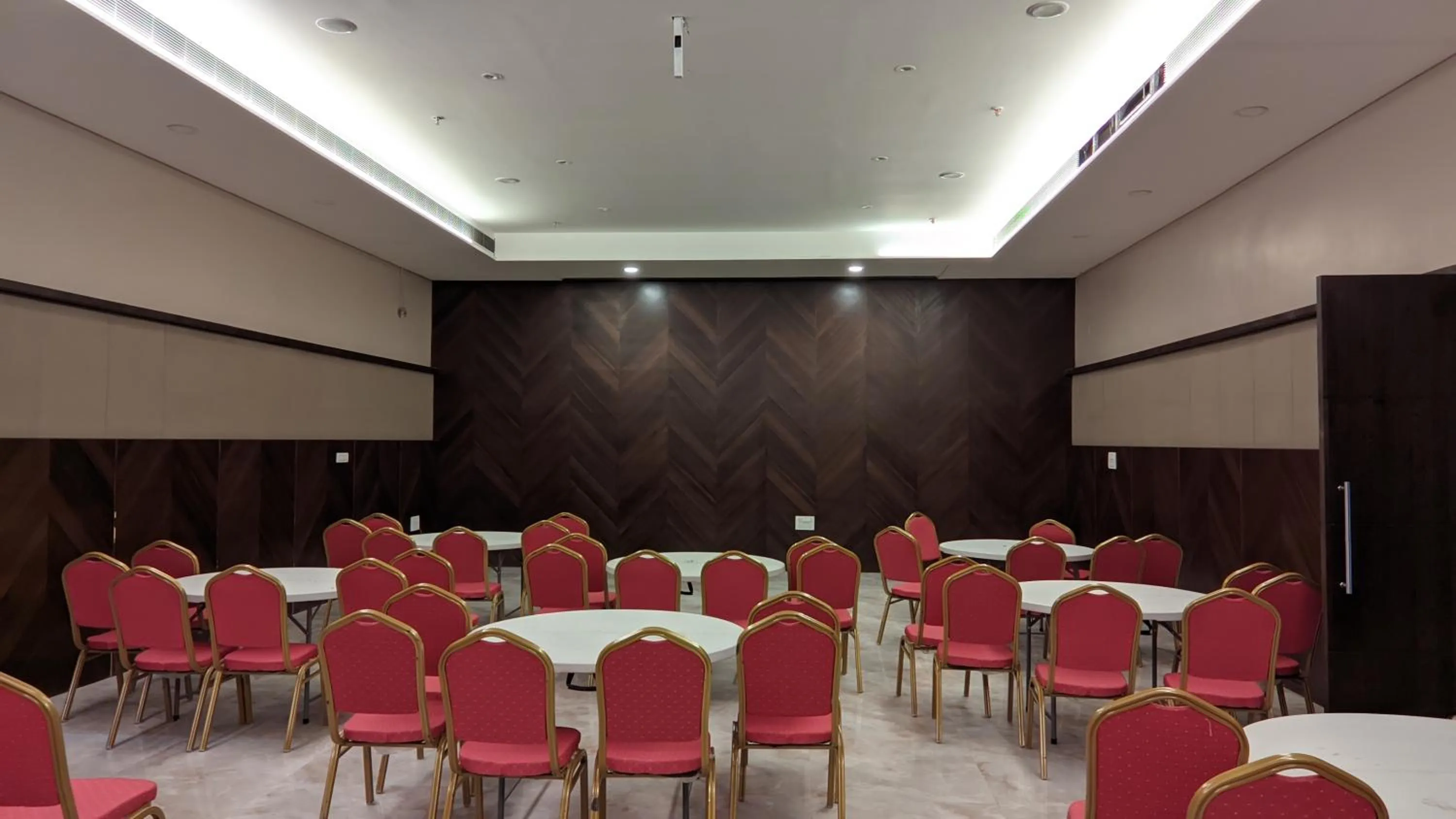Meeting/conference room in Mayur Belgaum Presidency Hotel & Spa