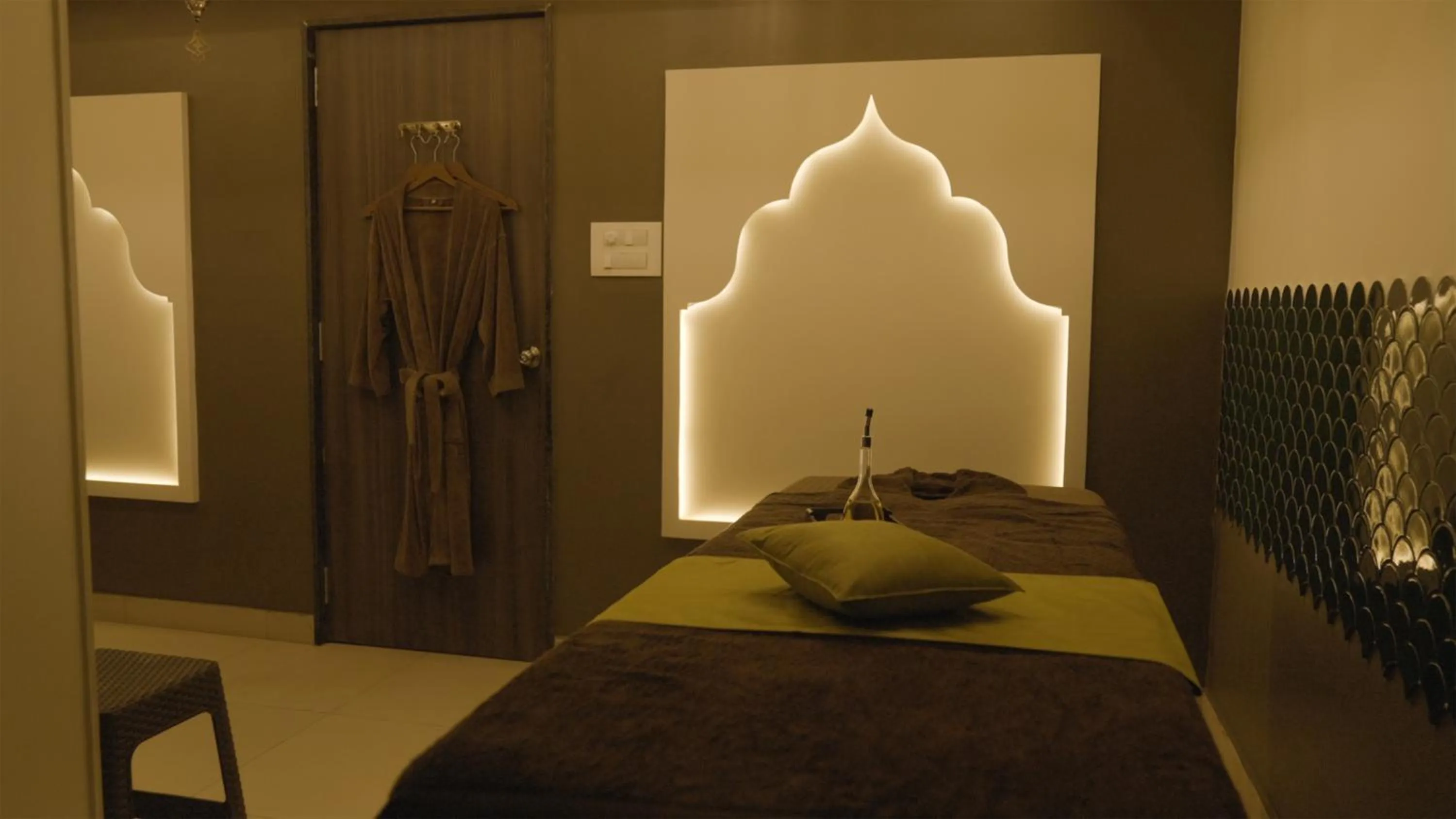 Bed in Mayur Belgaum Presidency Hotel & Spa