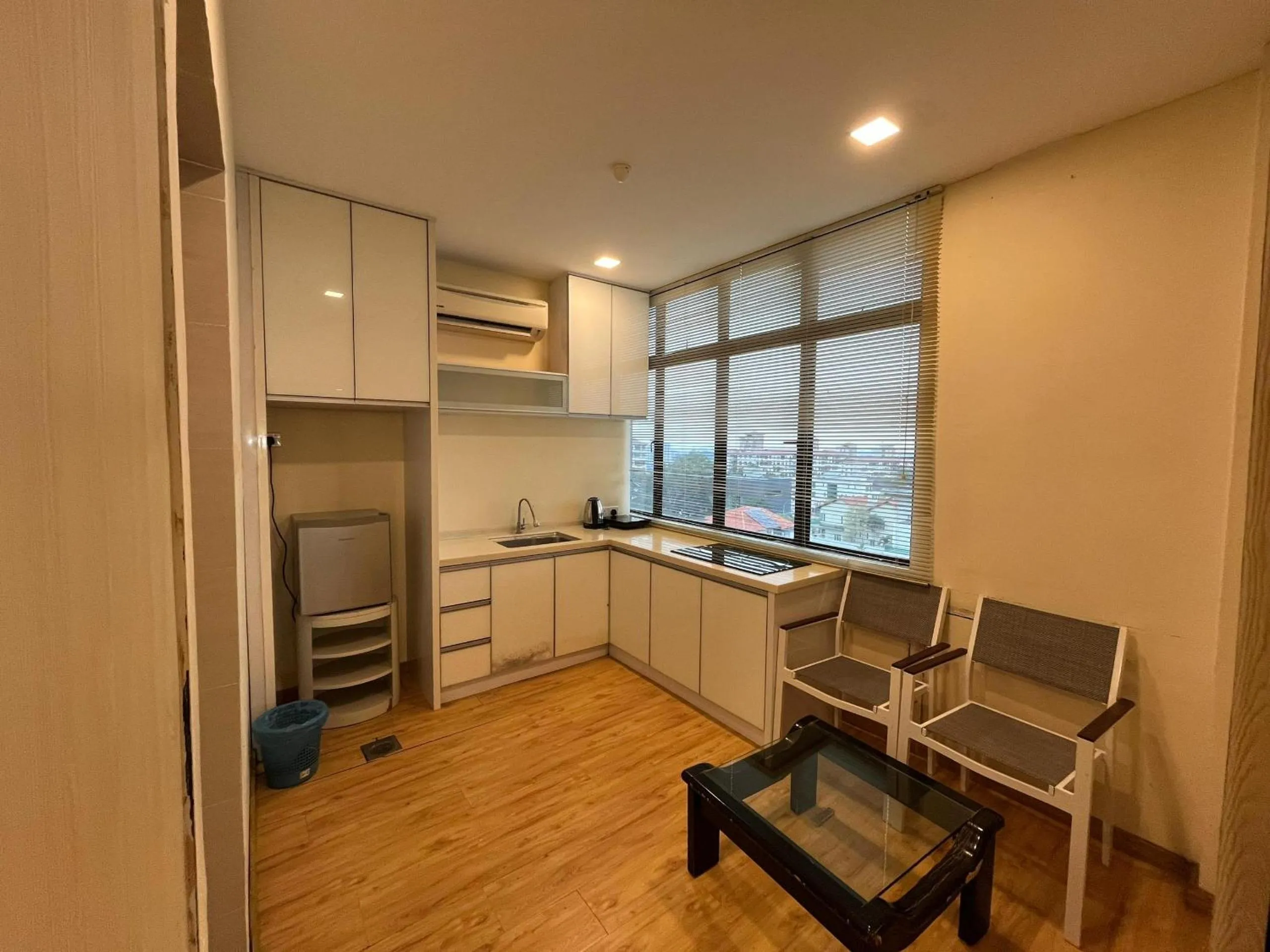 Kitchen or kitchenette in Seeds Hotel Cheras Taman Bukit Segar