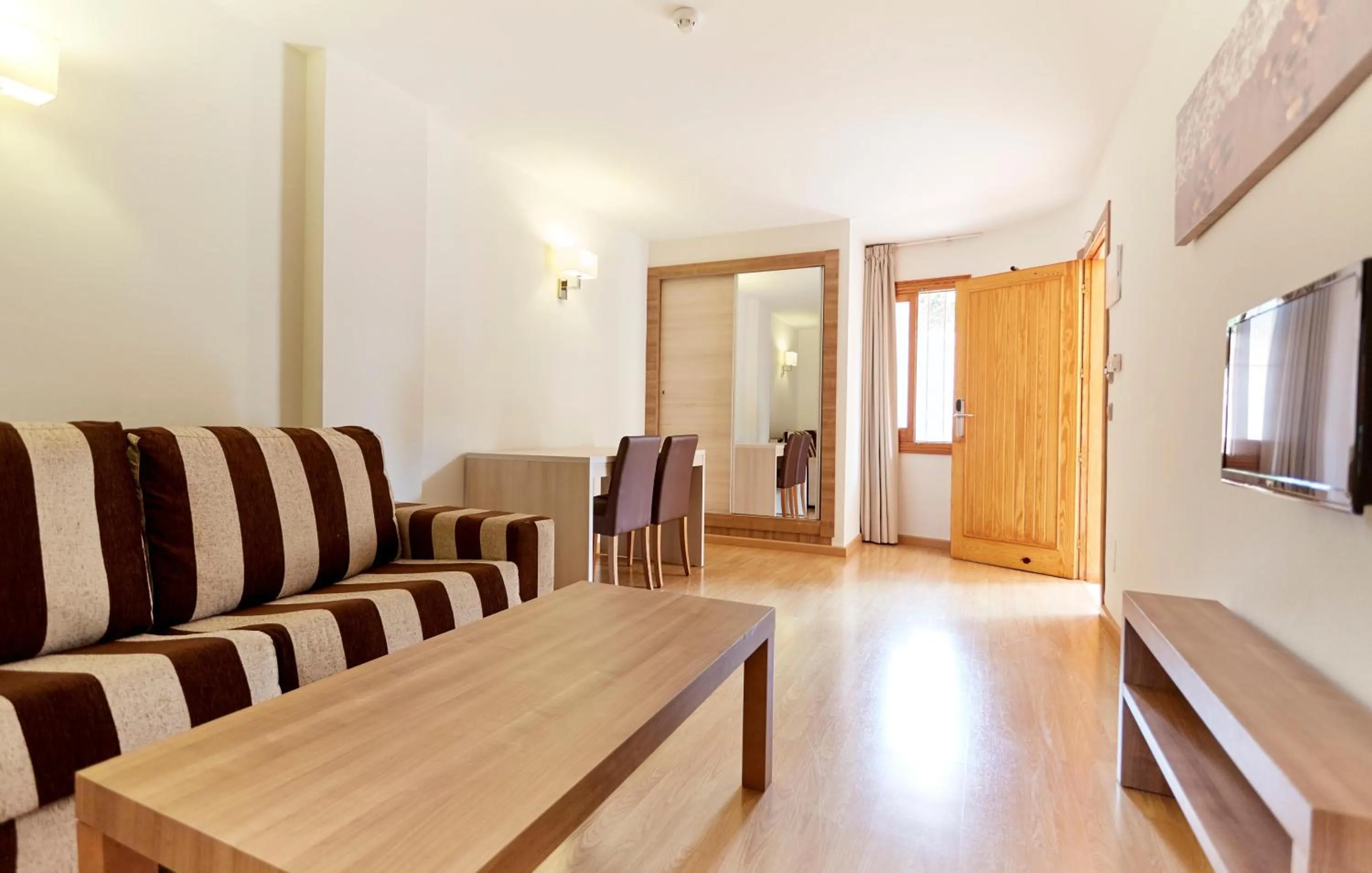 Photo of the whole room in Invisa Hotel Club Cala Blanca