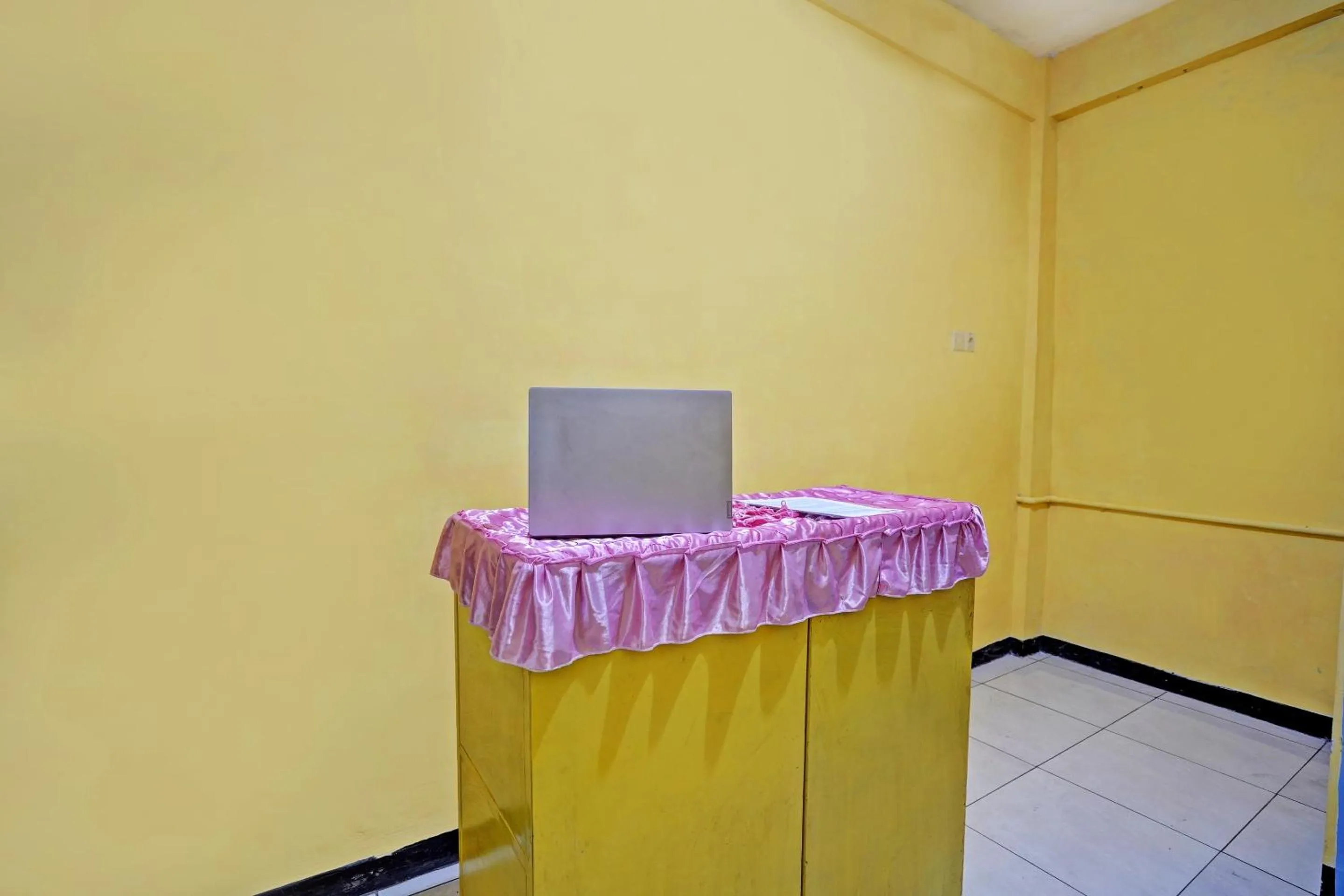 Lobby or reception in OYO Life 91947 Kost Barokah Syariah