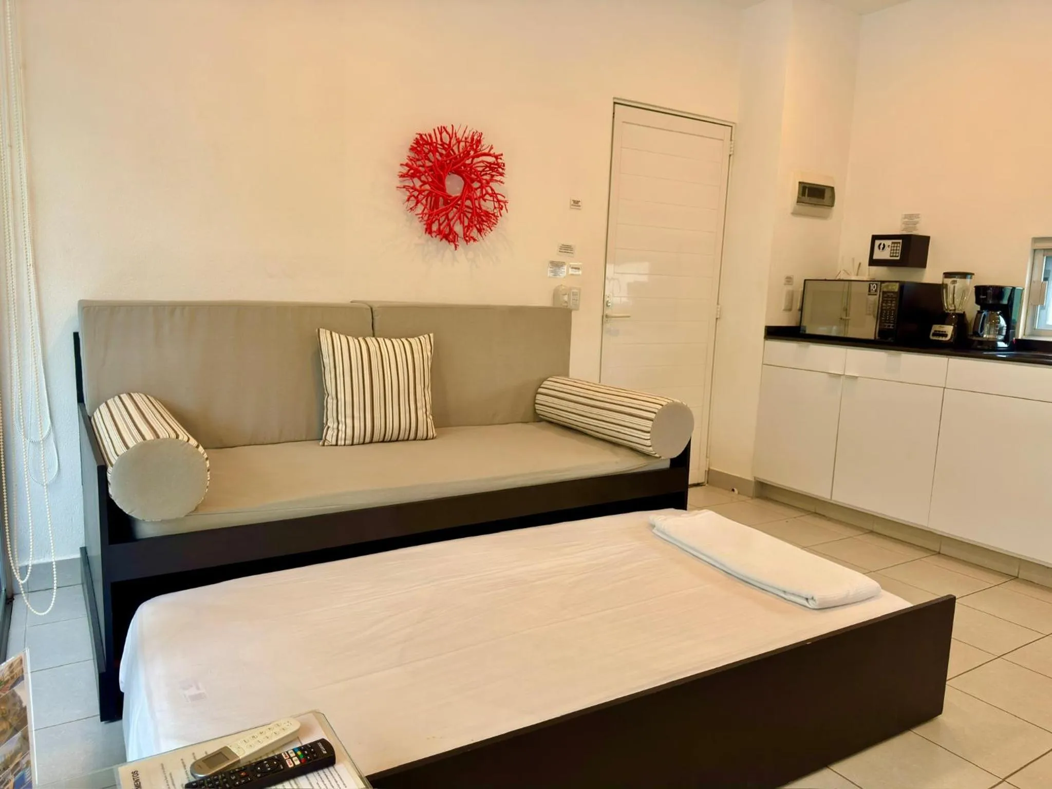 Bed in Papaya Condo Acapulco Diamante -Solo Adultos