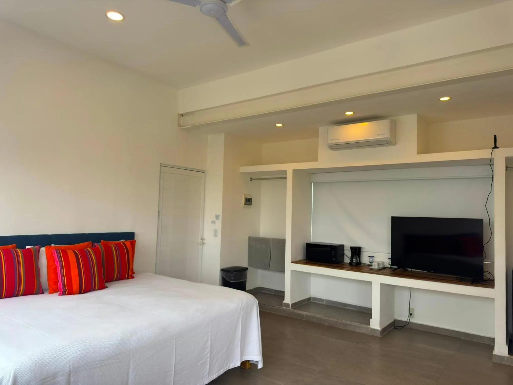 Bed in Papaya Condo Acapulco Diamante -Solo Adultos