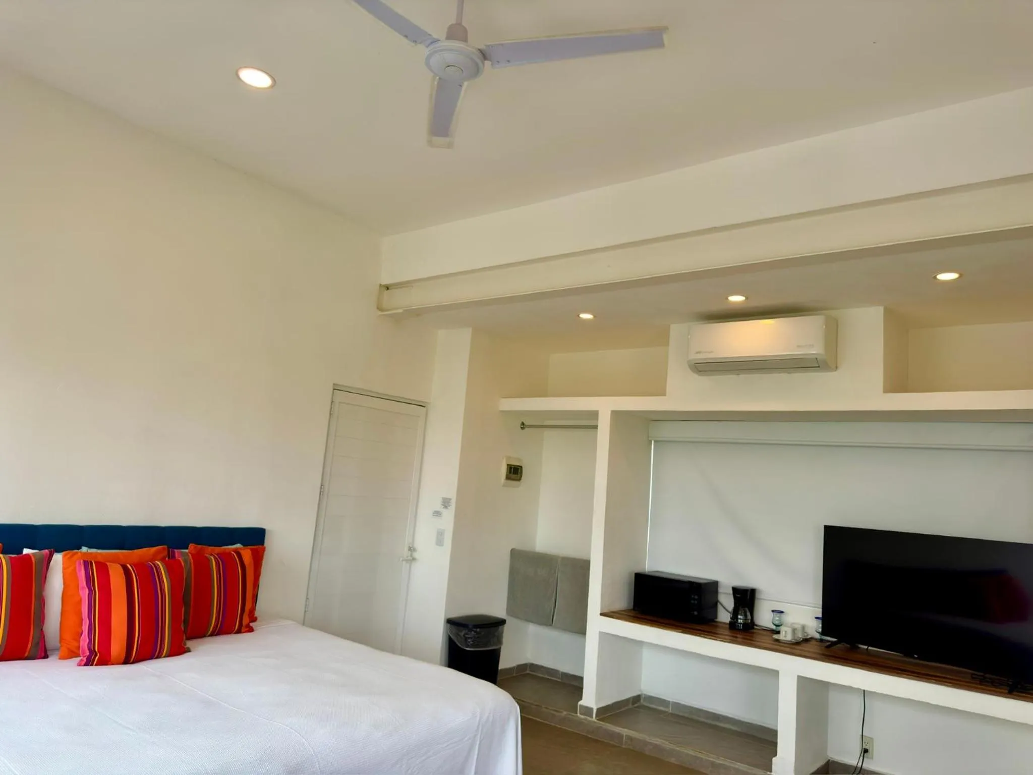 Bed in Papaya Condo Acapulco Diamante -Solo Adultos