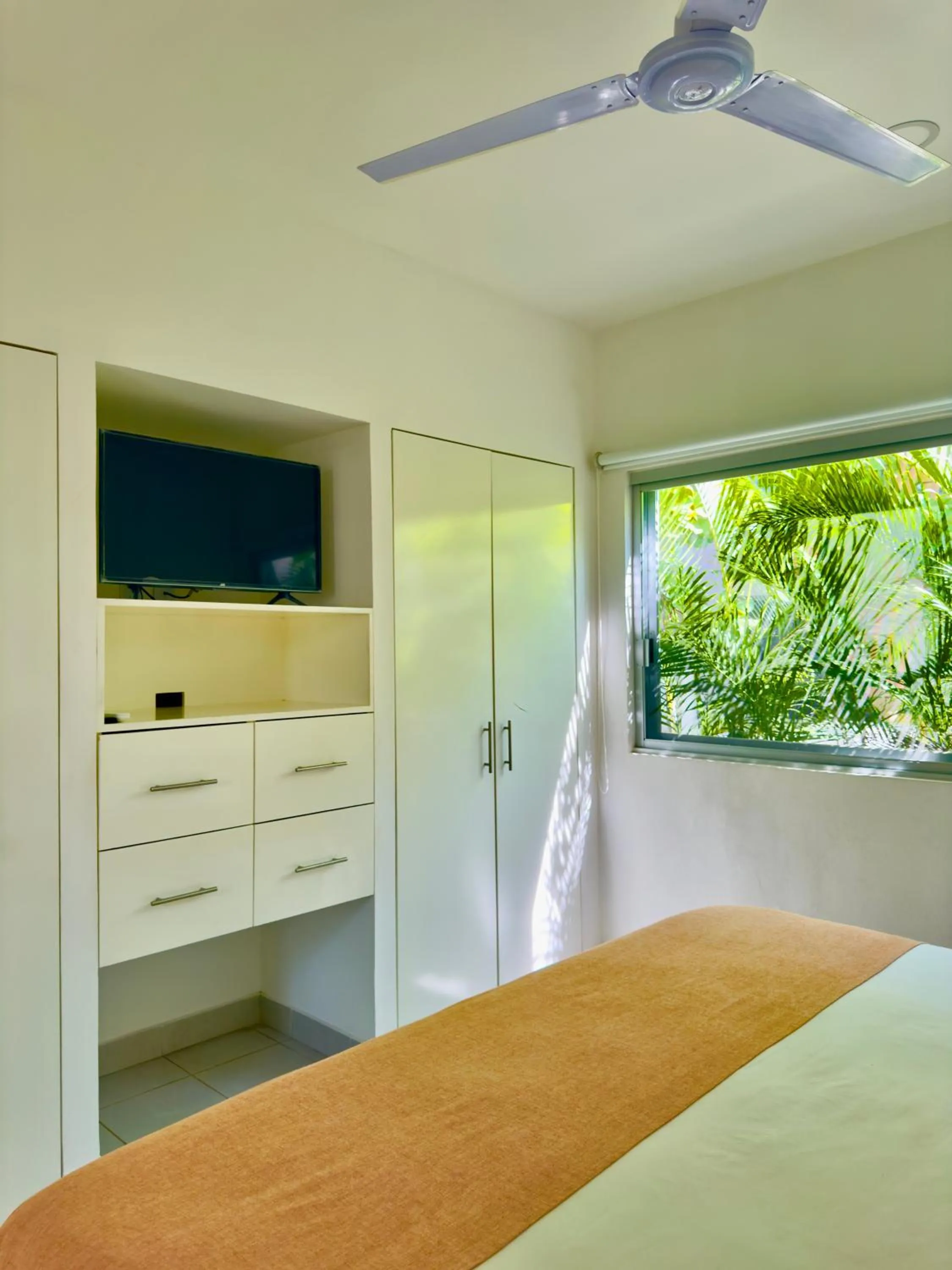 Bed in Papaya Condo Acapulco Diamante -Solo Adultos