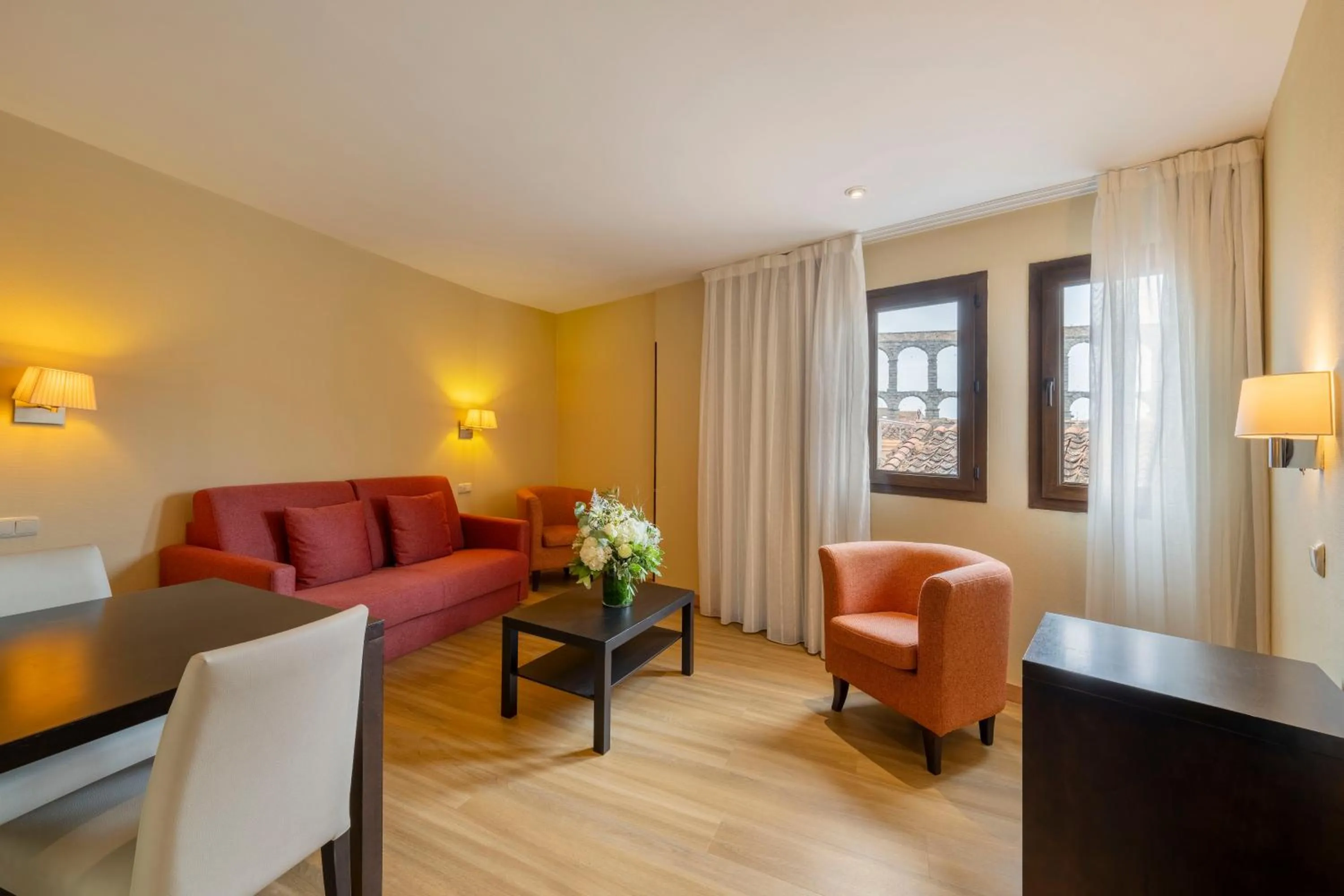 Living room in Eurostars Plaza Acueducto