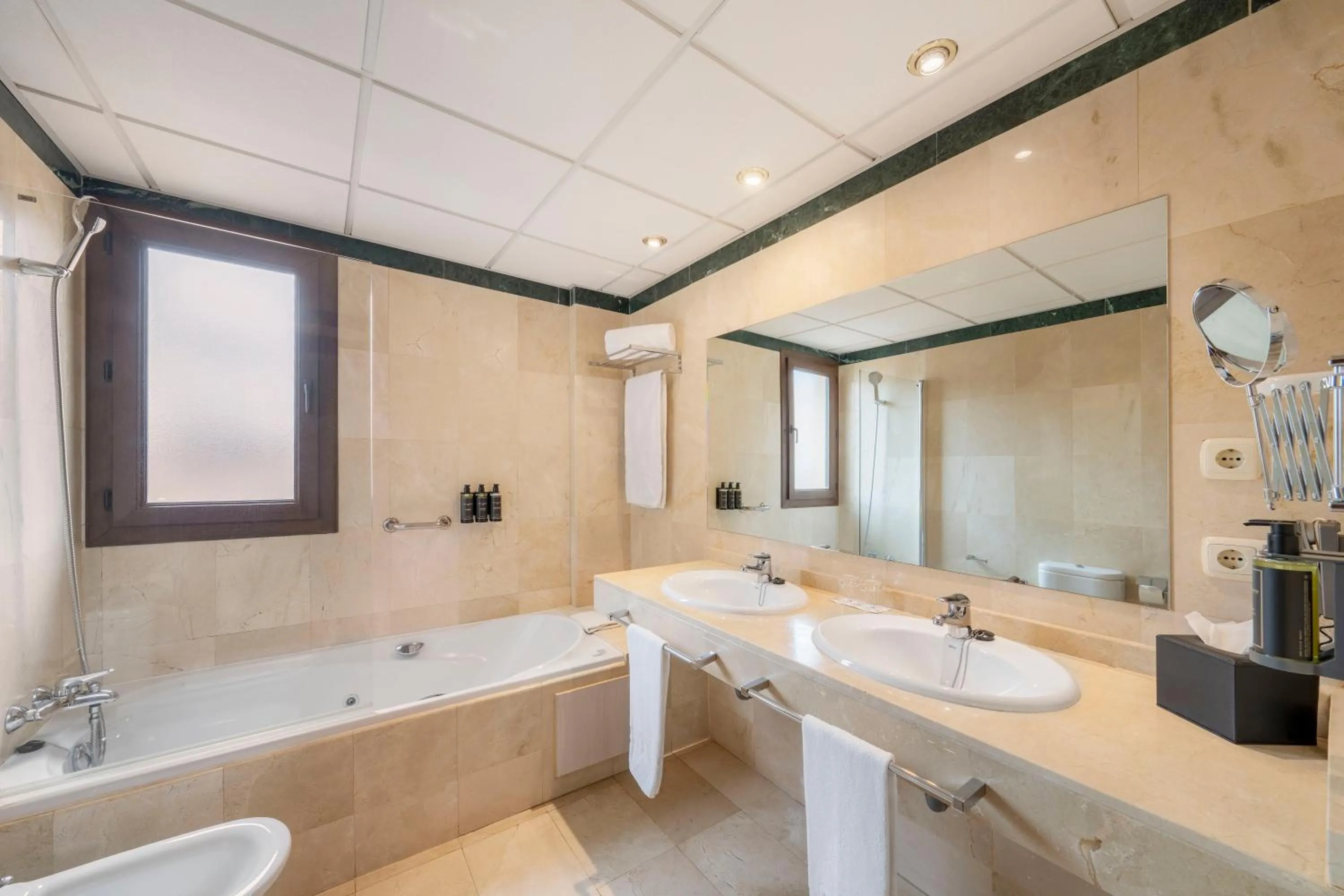 Bathroom in Eurostars Plaza Acueducto