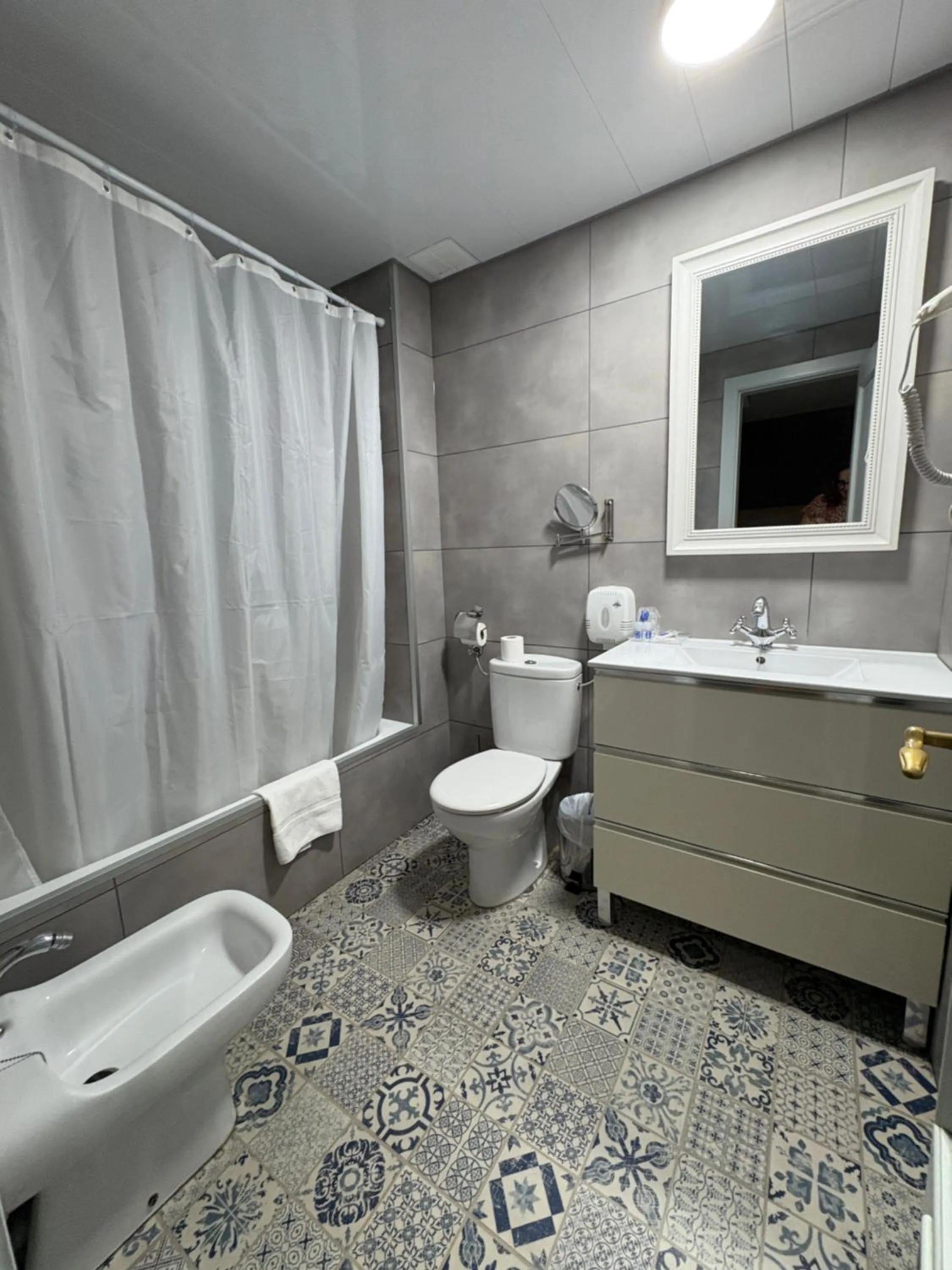 Bathroom in Ramblas Hotel