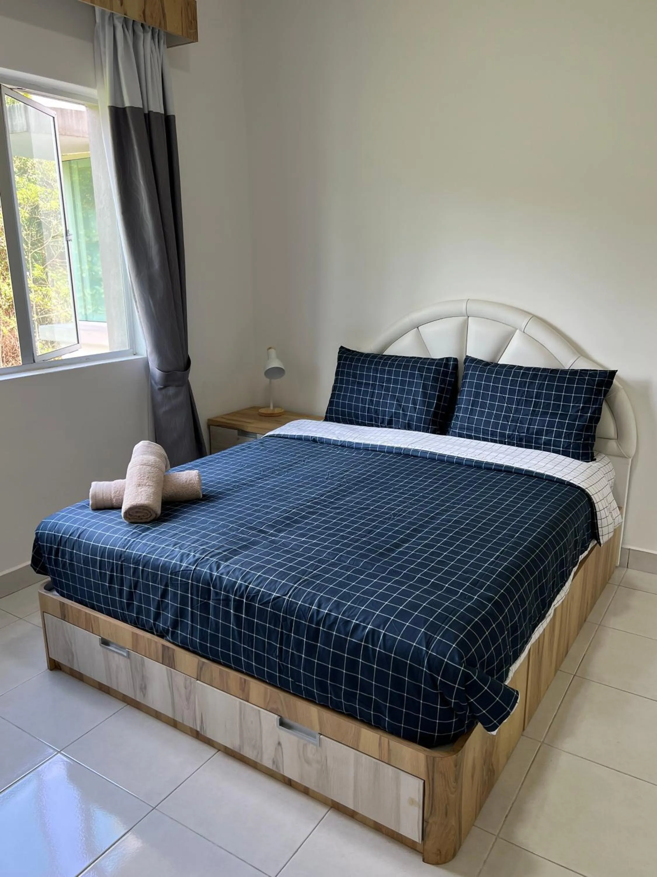 Bedroom, Bed in Cozystay @ The Quintet, Cameron