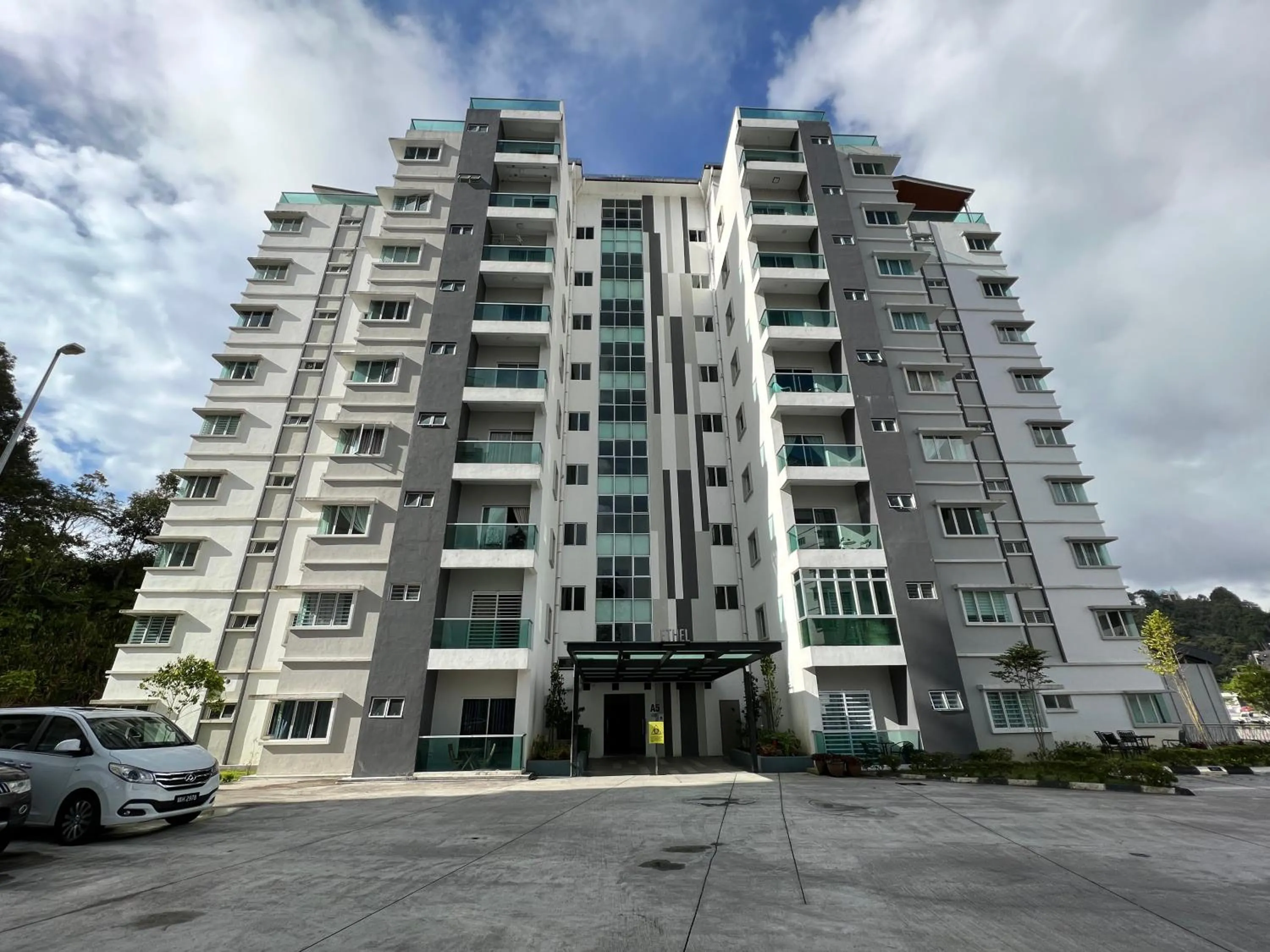 Property building in Cozystay @ The Quintet, Cameron