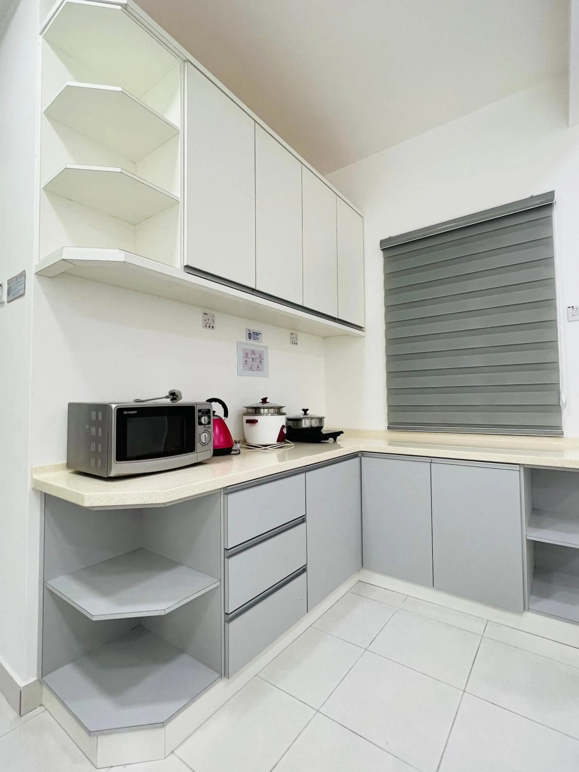 Kitchen or kitchenette in Cozystay @ The Quintet, Cameron