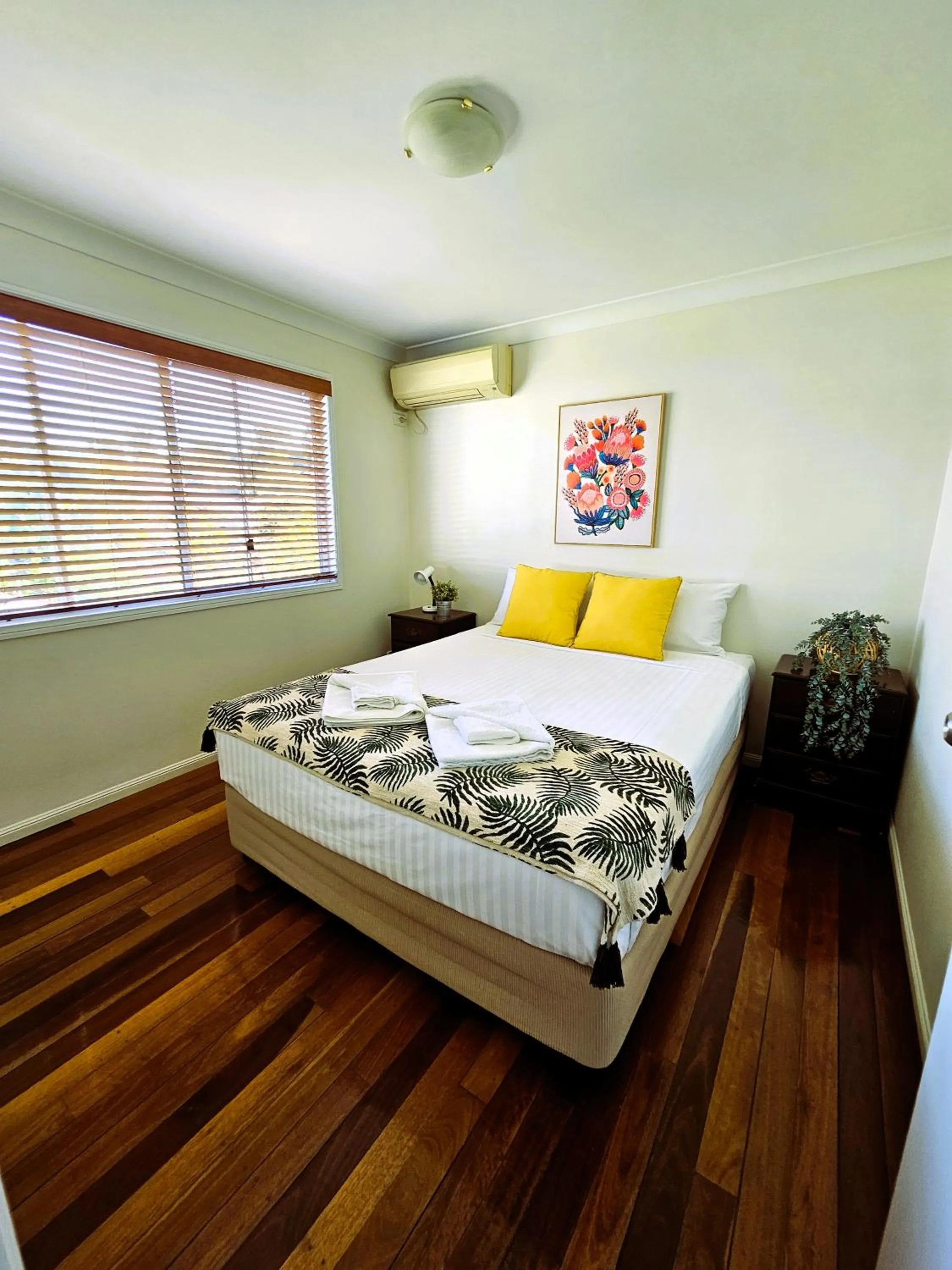 Bedroom, Bed in Kilcoy Motel