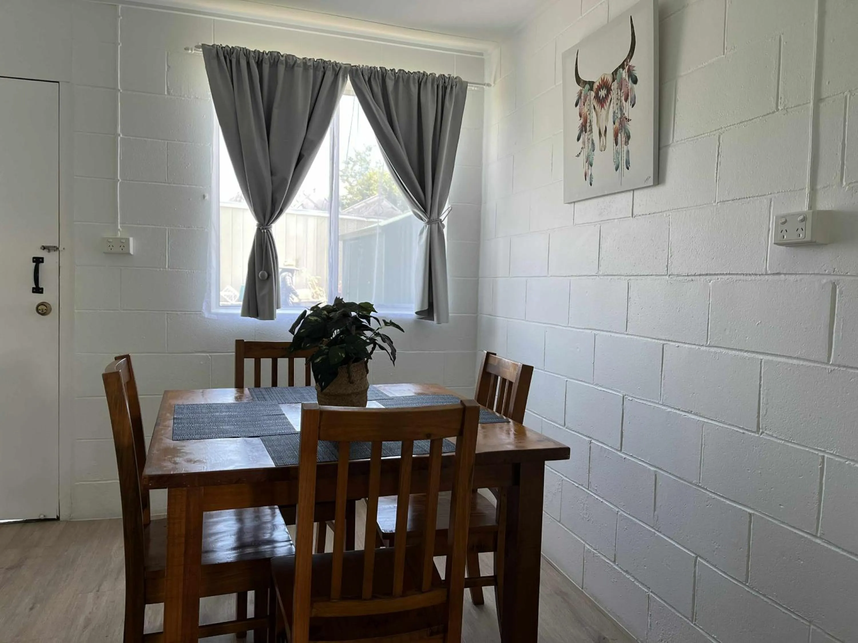 Dining area in Kilcoy Motel