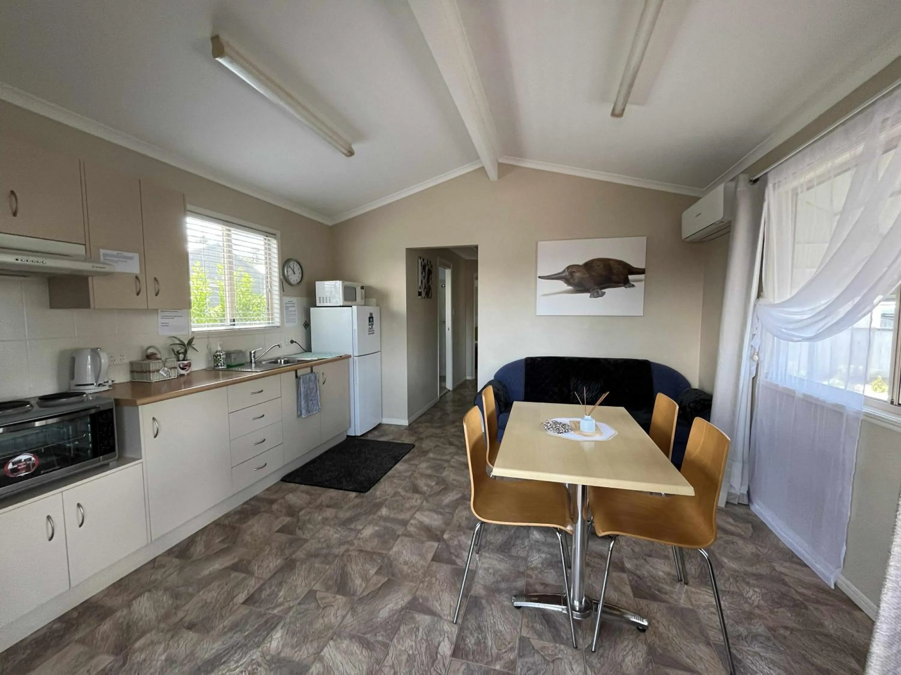 Living room in Kilcoy Motel