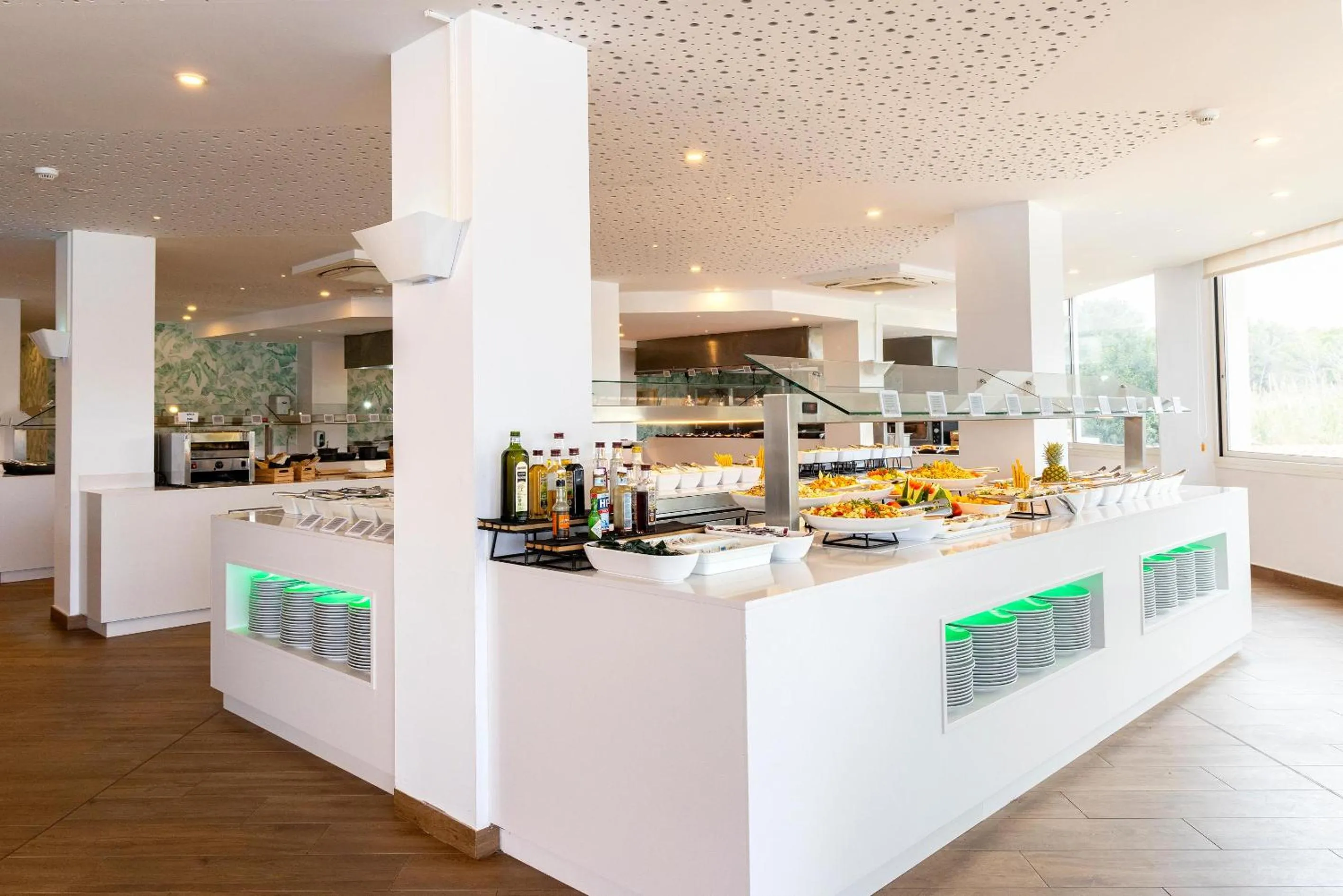 Restaurant/places to eat in Invisa Hotel Club Cala Verde