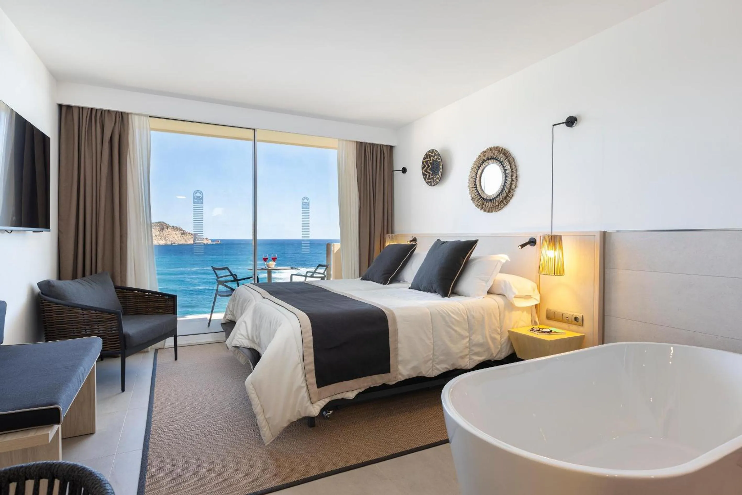 Photo of the whole room, Bed in Invisa Hotel Club Cala Verde