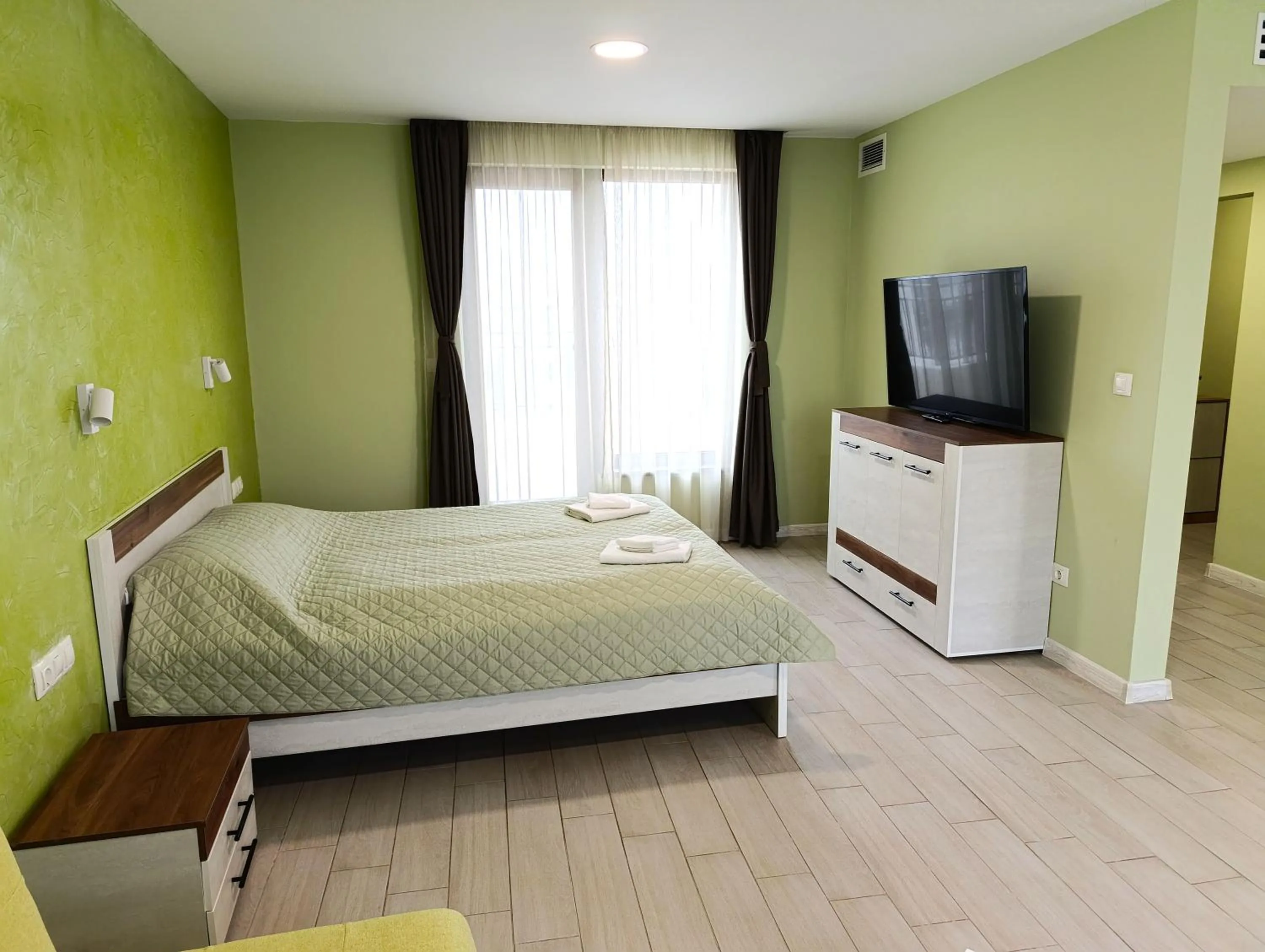 Communal lounge/ TV room, Bed in Lime House, Kyustendil