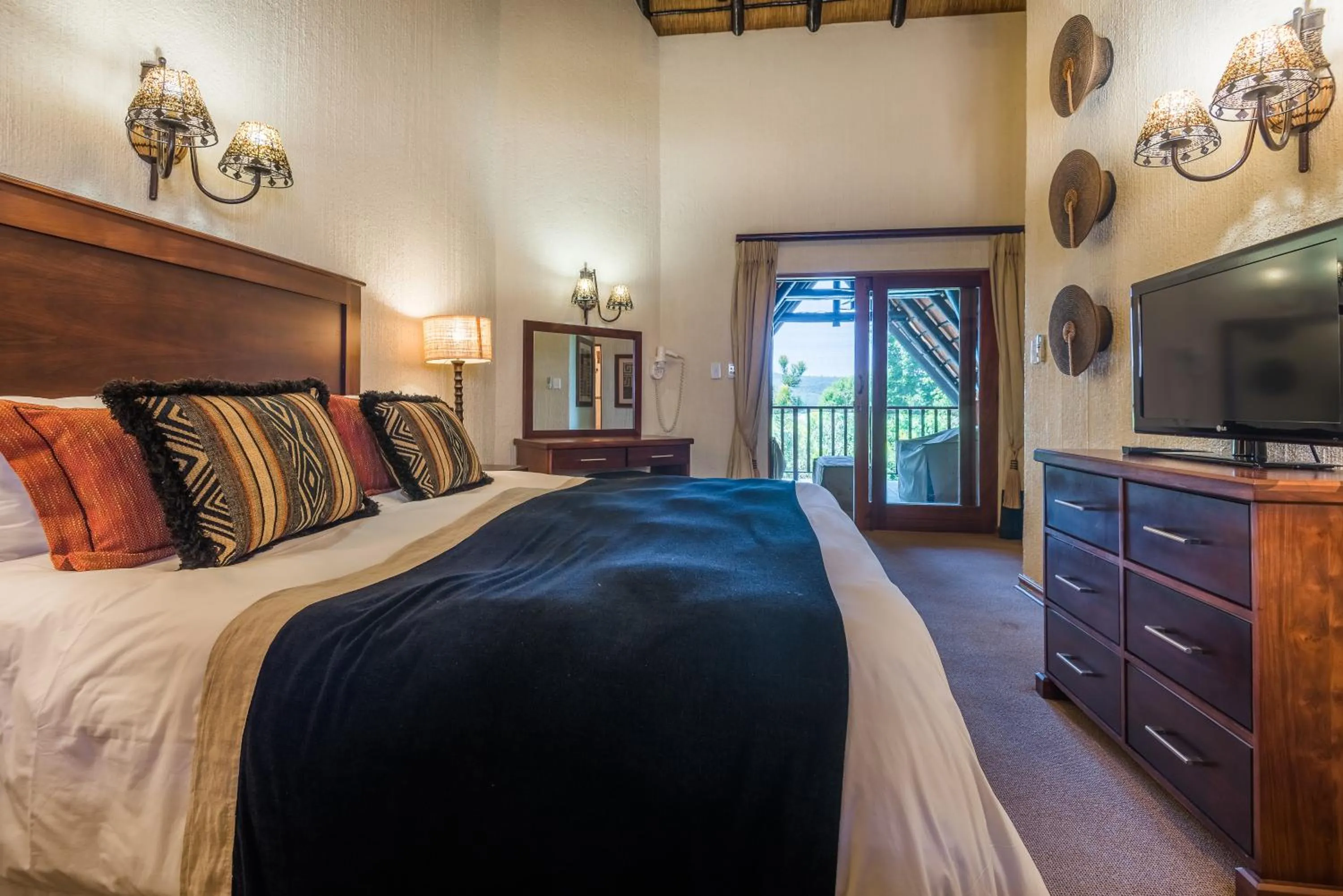 Bedroom, Bed in Kruger Park Lodge Unit No 521 with Private Pool
