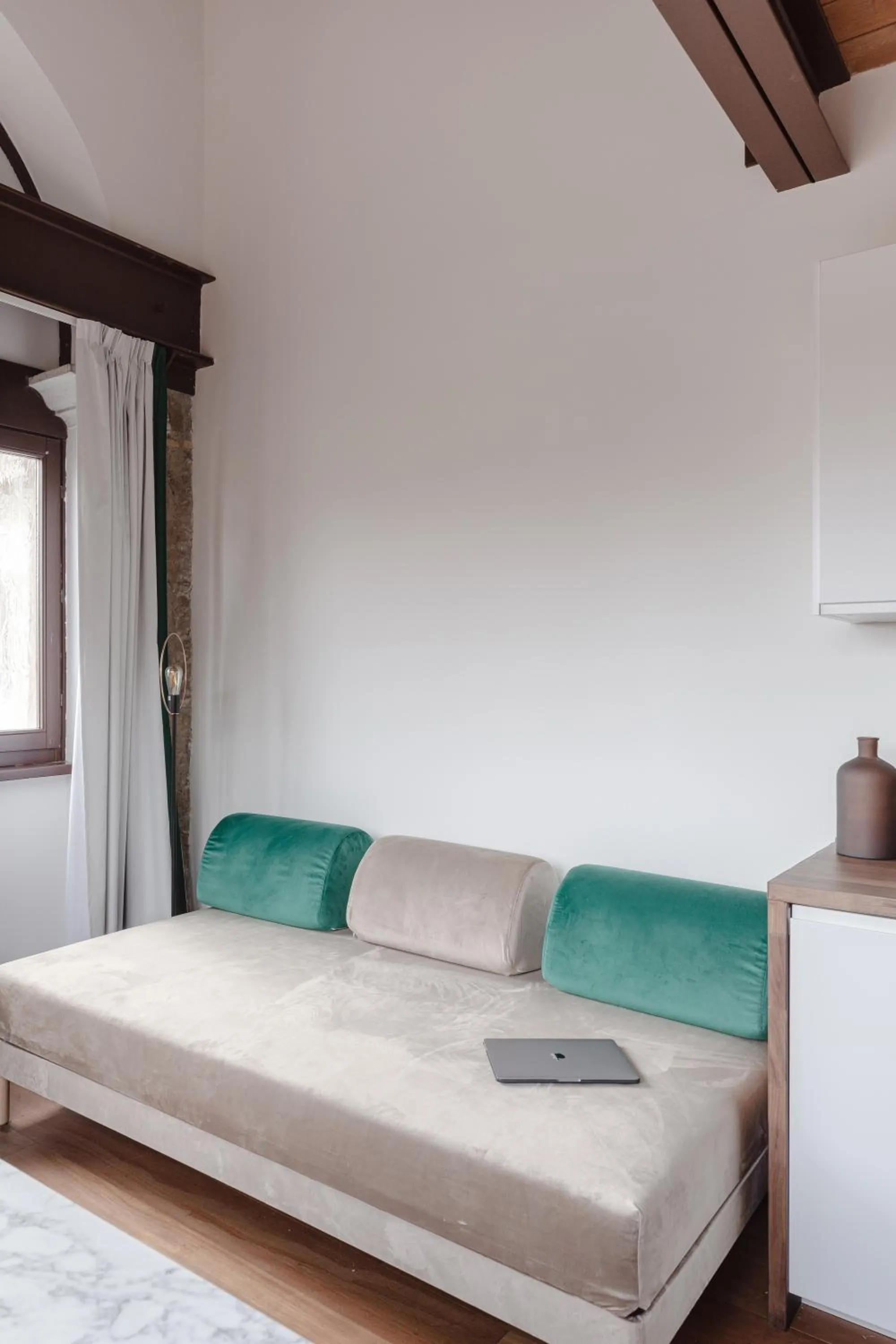 Living room, Bed in Torre Capranica