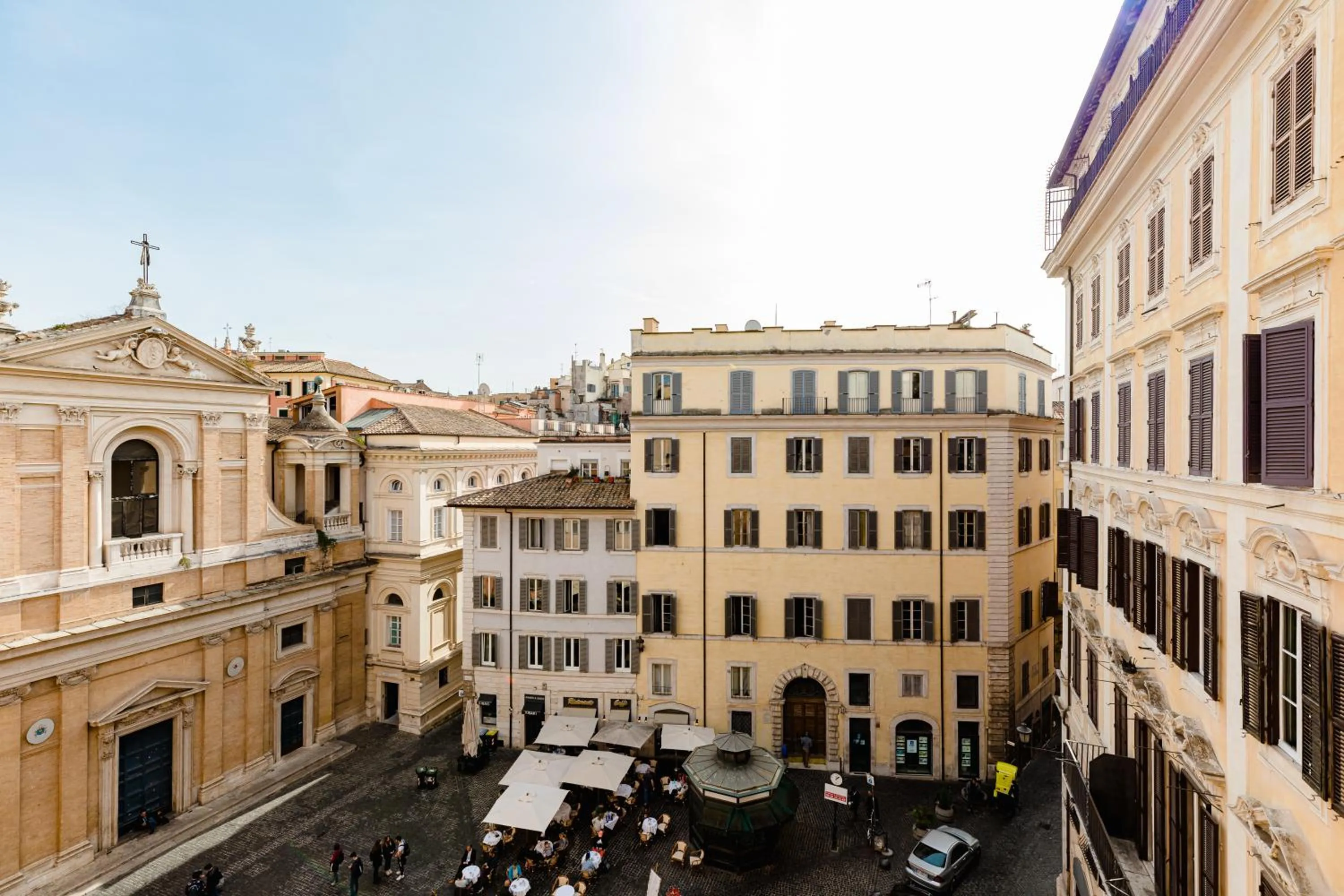 Nearby landmark in Torre Capranica
