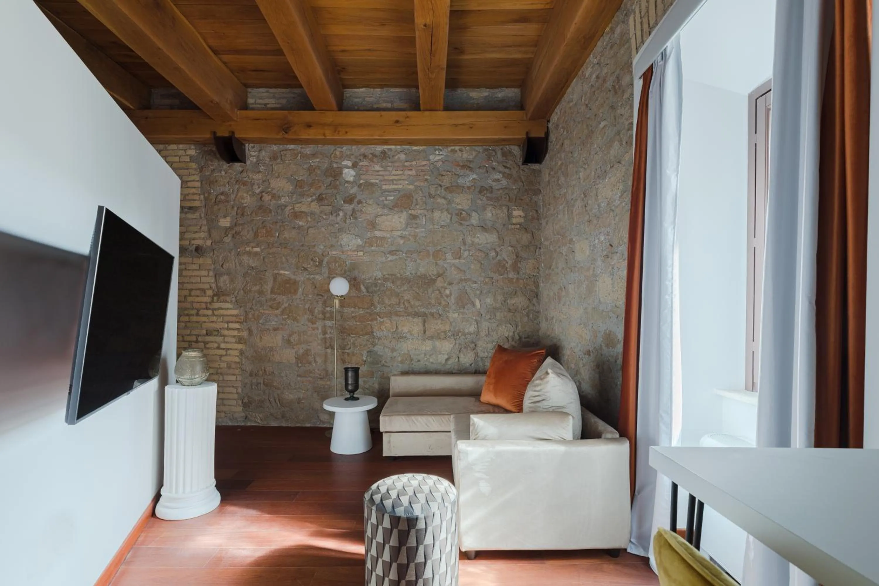 TV and multimedia in Torre Capranica