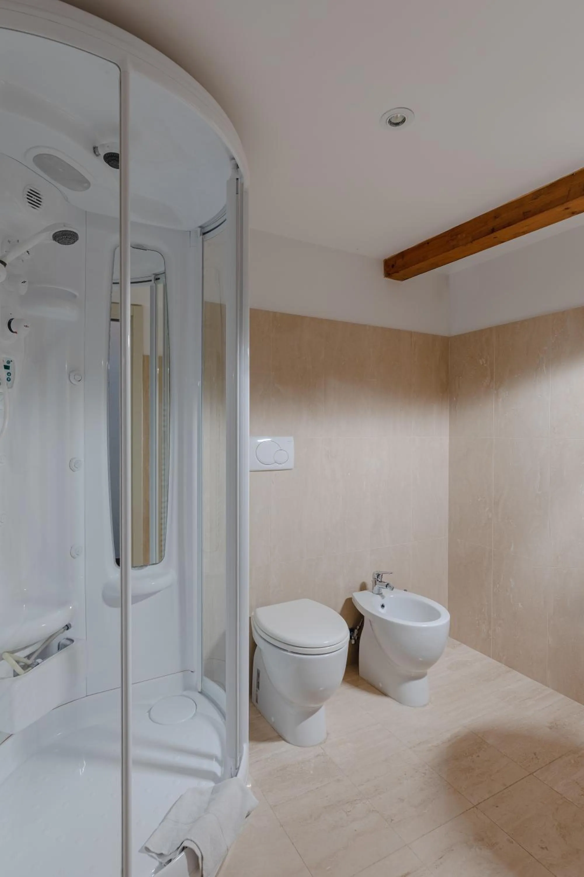 Bathroom in Torre Capranica