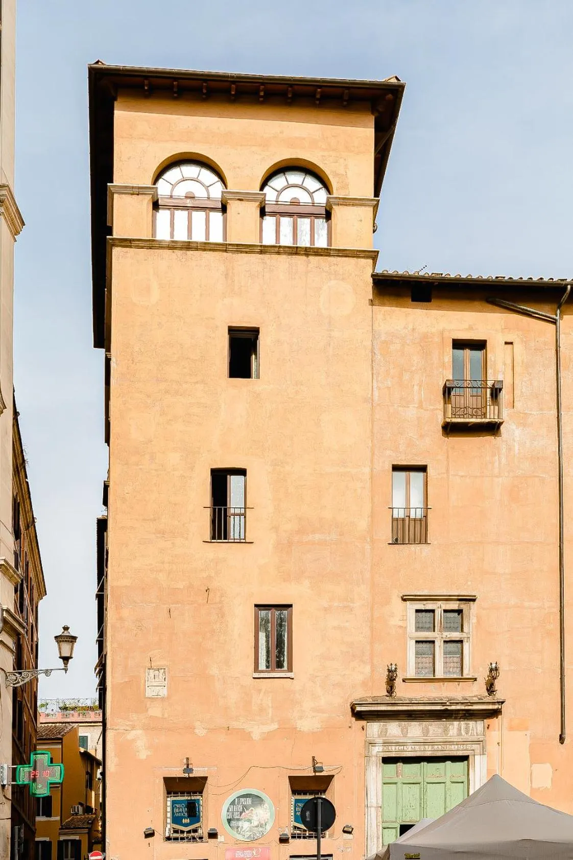 Property building in Torre Capranica