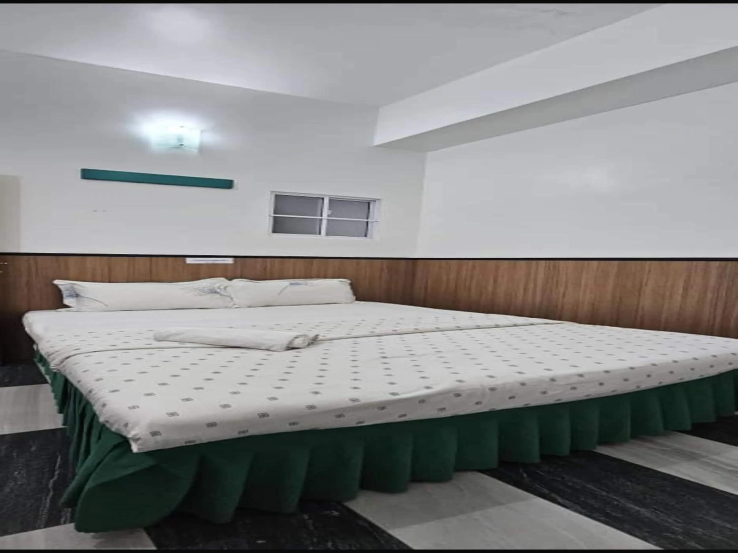 Bedroom, Bed in Hotel O Sianglory Inn